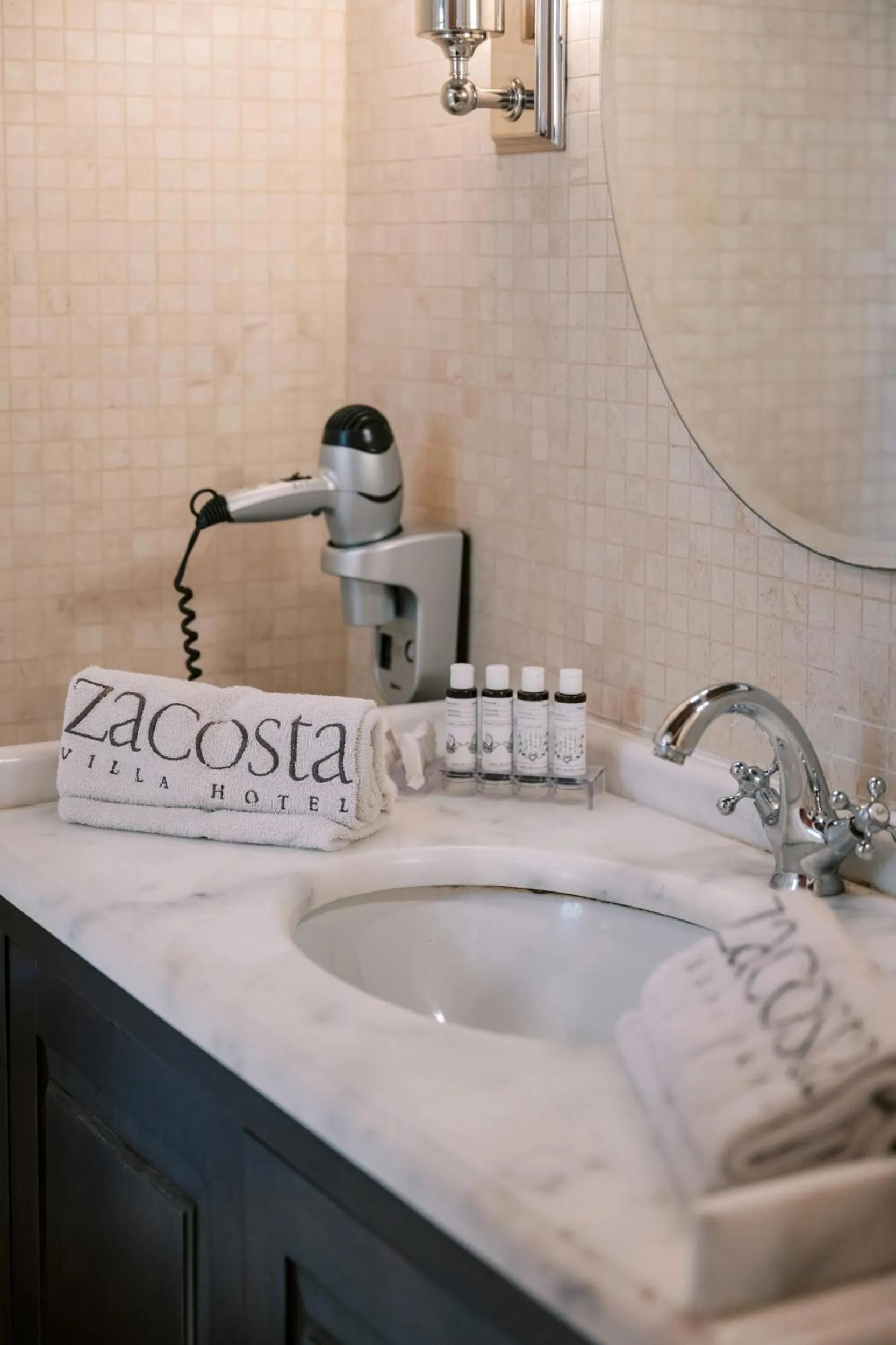 Bathroom in Zacosta Villa Hotel