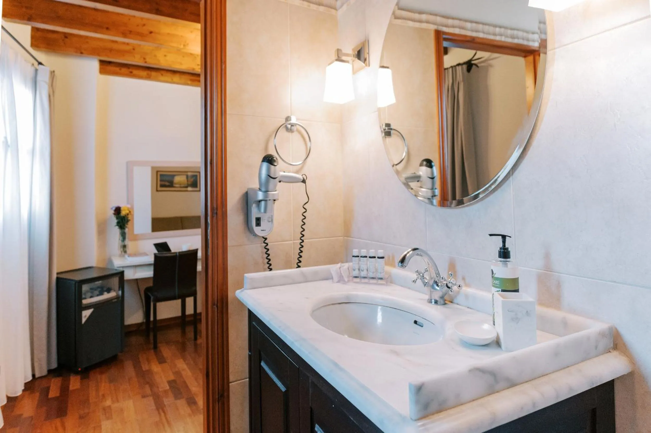 Bathroom in Zacosta Villa Hotel