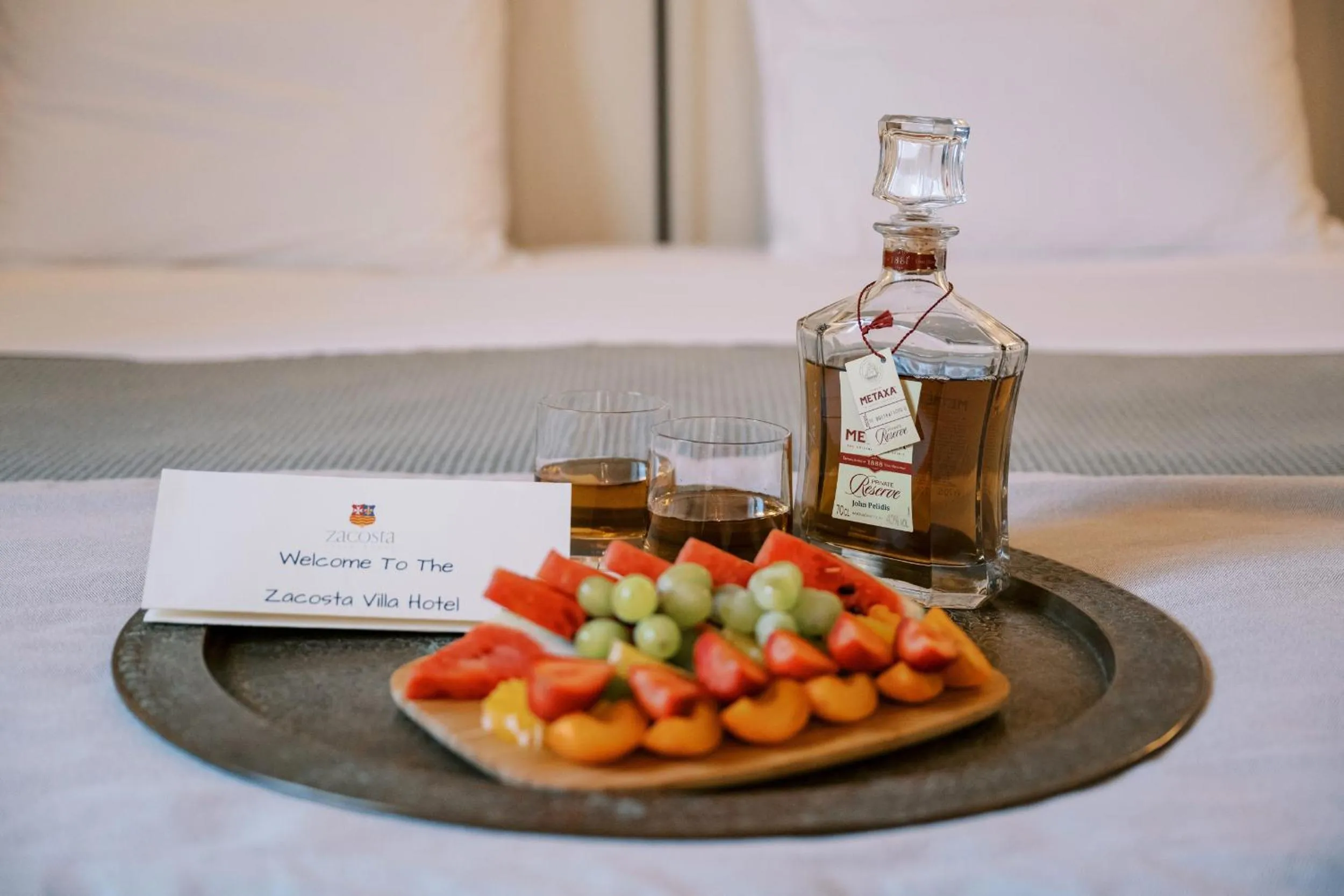 Food and drinks in Zacosta Villa Hotel