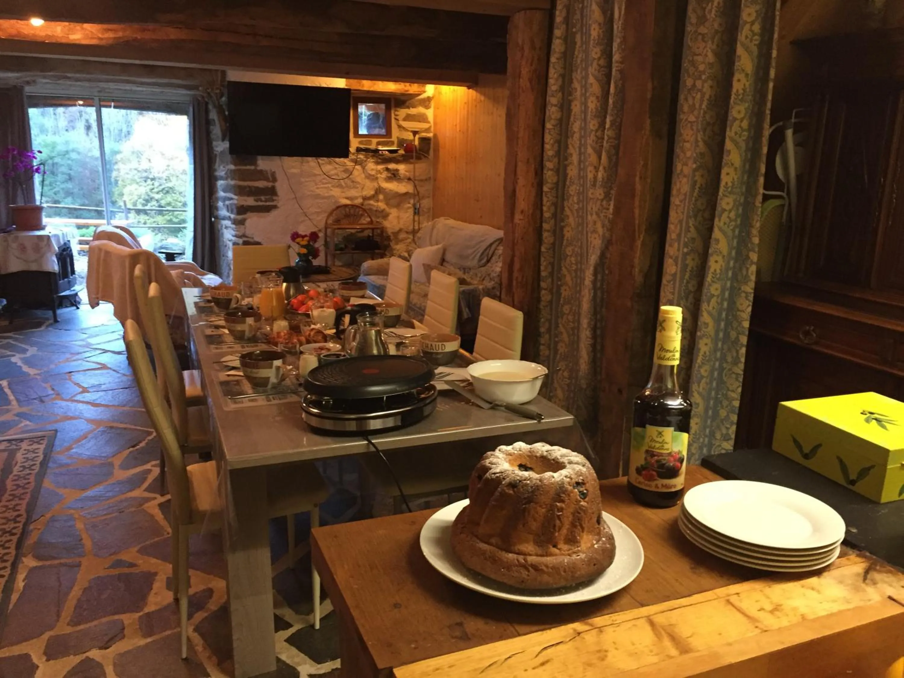 Breakfast in Chambres d'hôtes Le Lepadou-Bas