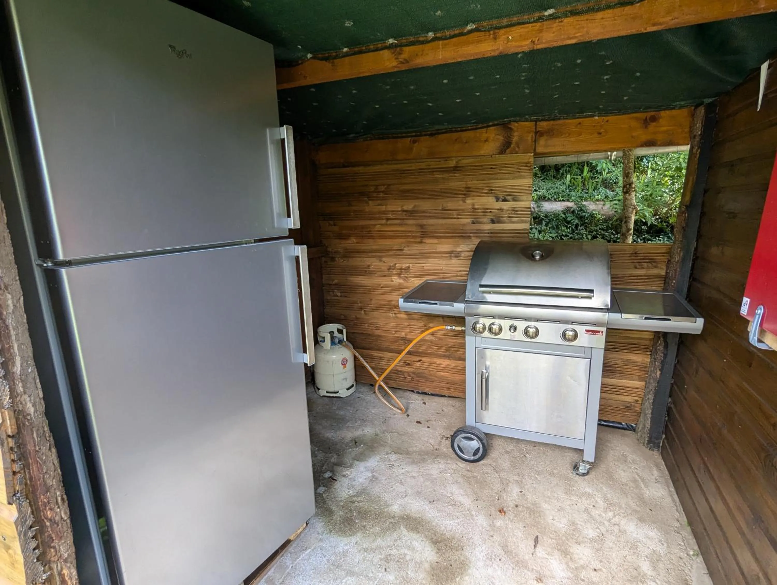 BBQ facilities in Chambres d'hôtes Le Lepadou-Bas