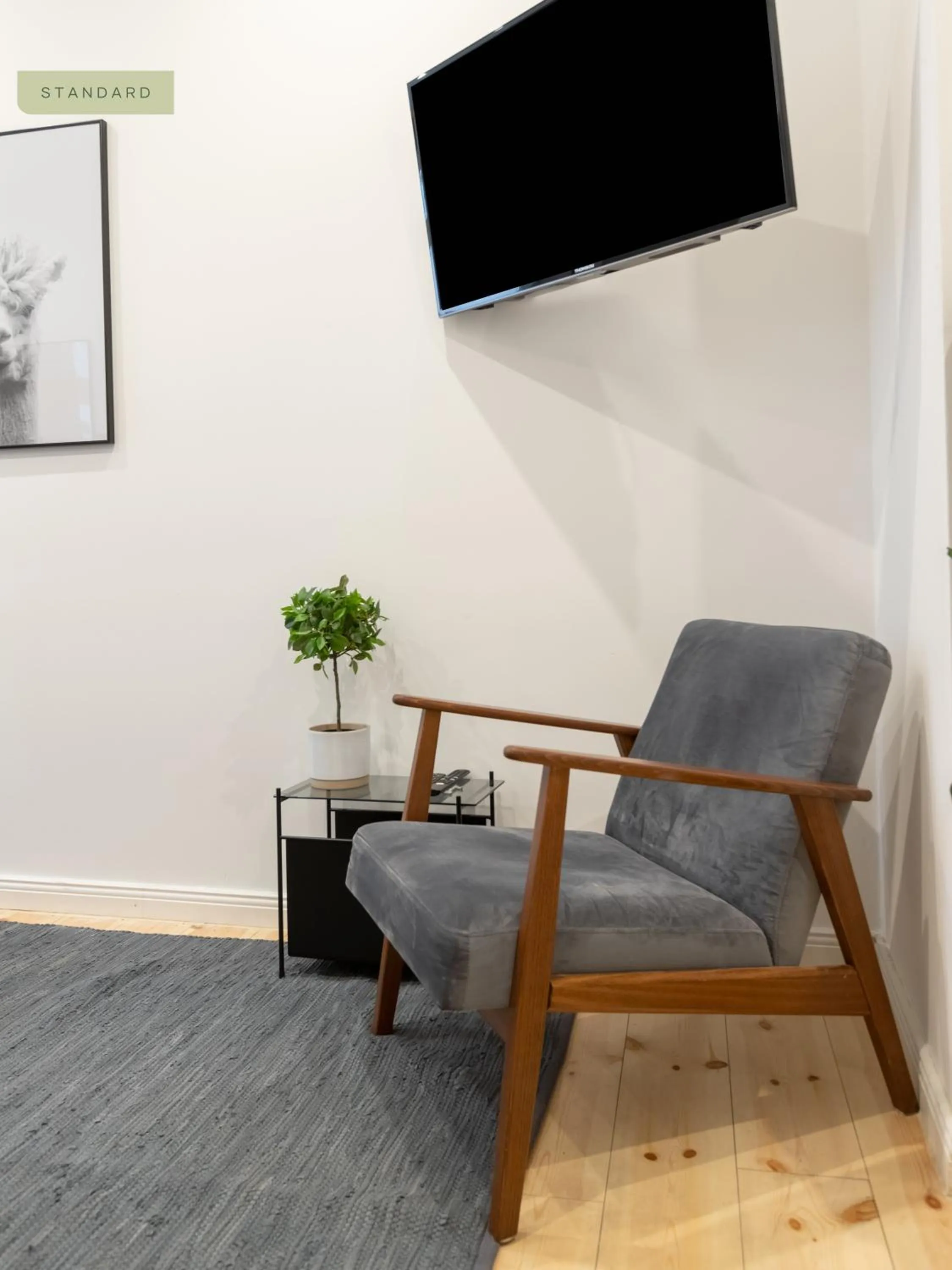 TV and multimedia in Apartments Berlin Aroser Allee