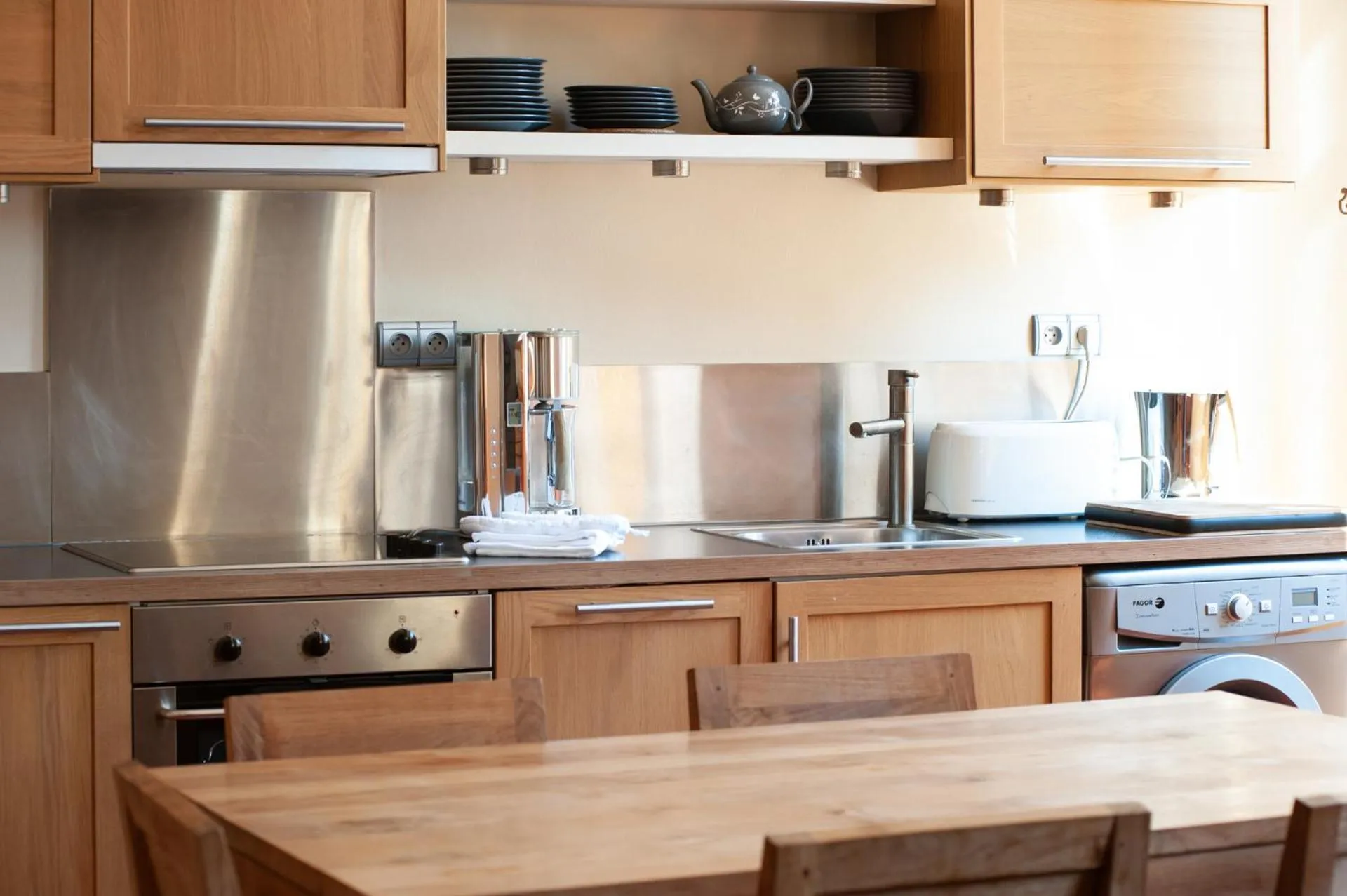 Coffee/tea facilities in Maison Dauphine