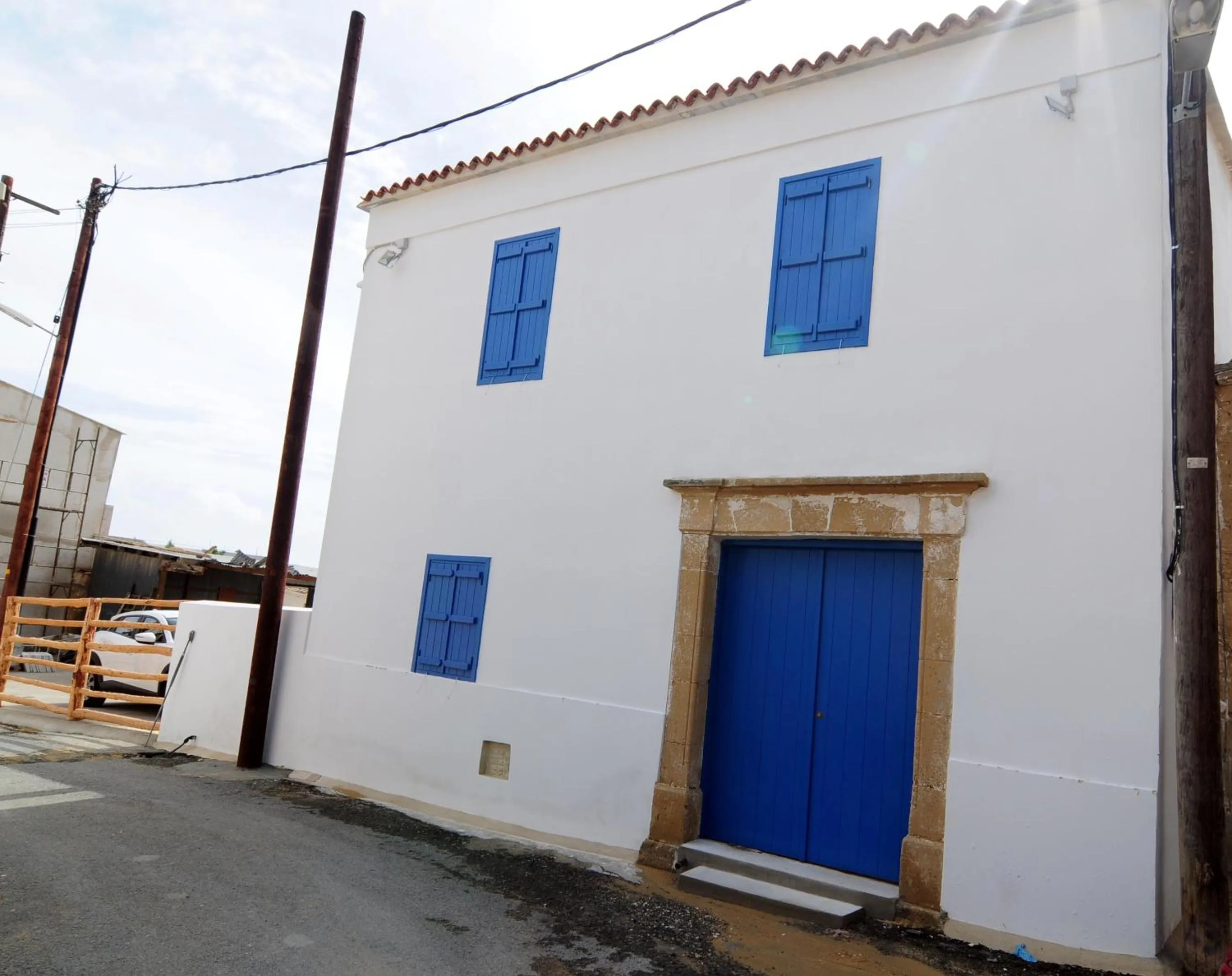 Facade/entrance in Lithos Studios