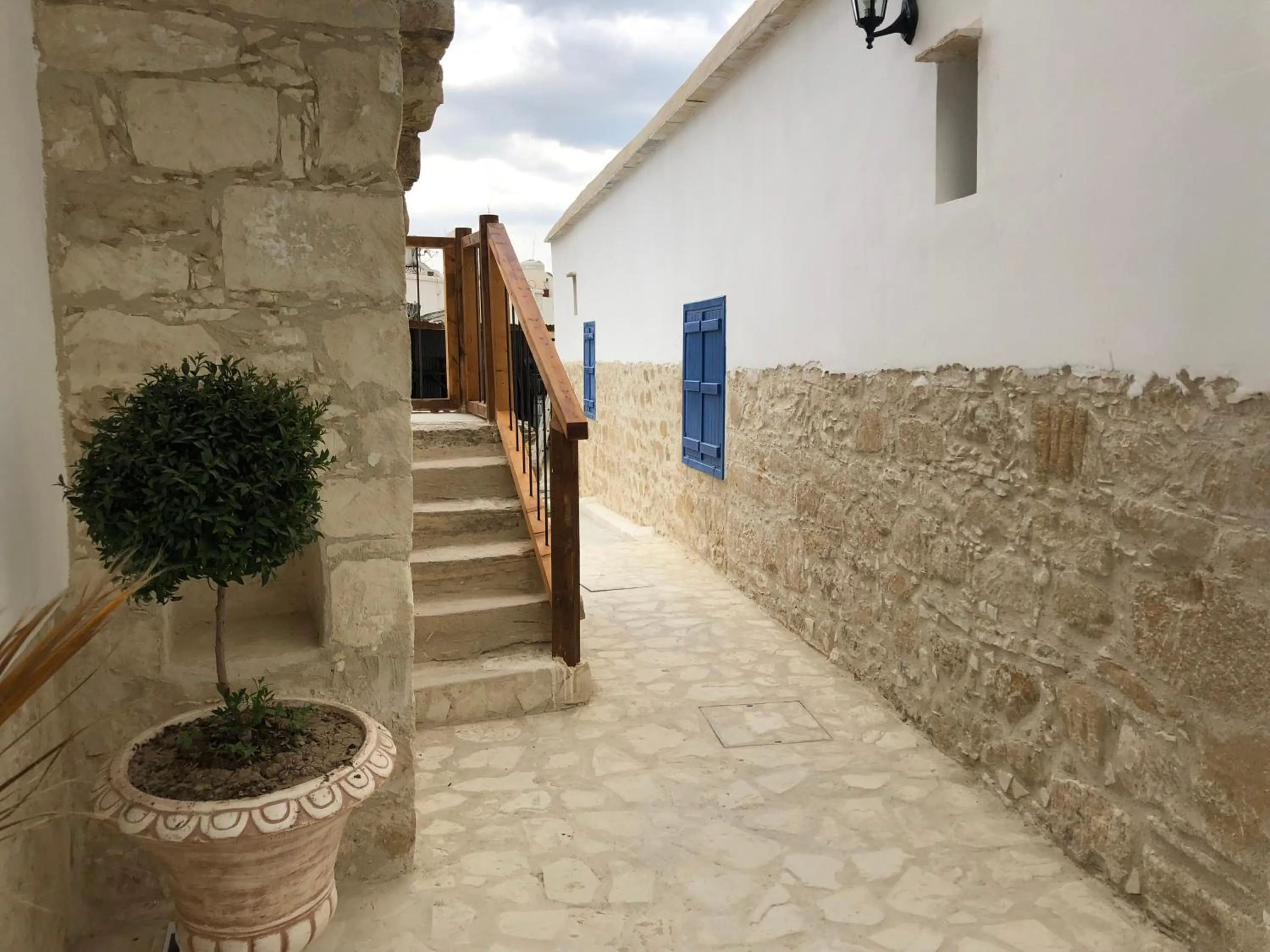 Facade/entrance in Lithos Studios