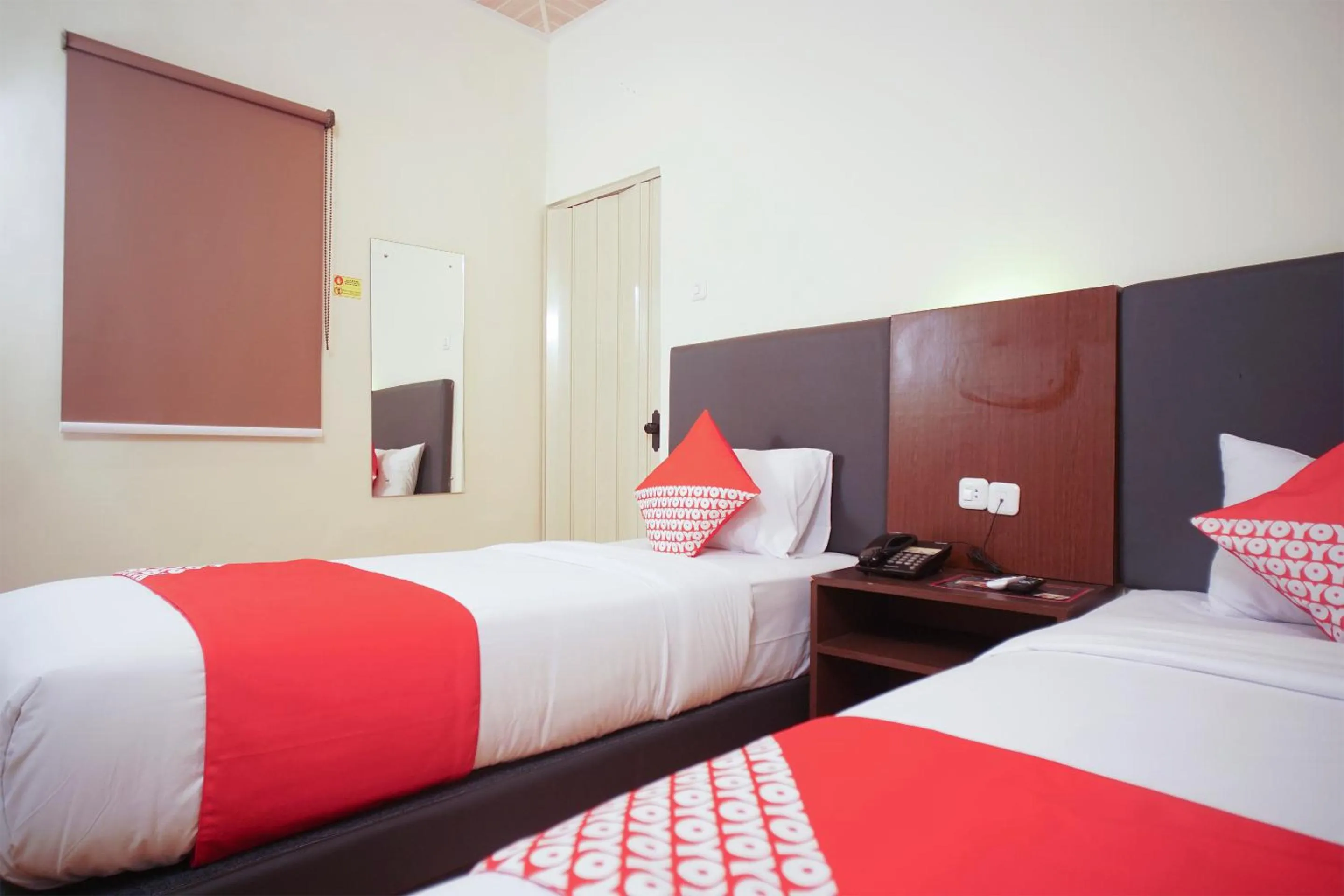 Bed in OYO 147 Hotel Winer