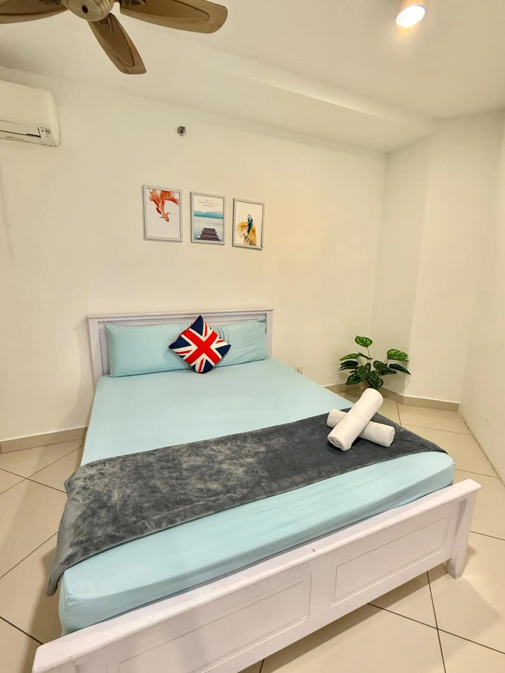 Bedroom, Bed in Mansion One by Sky Hive