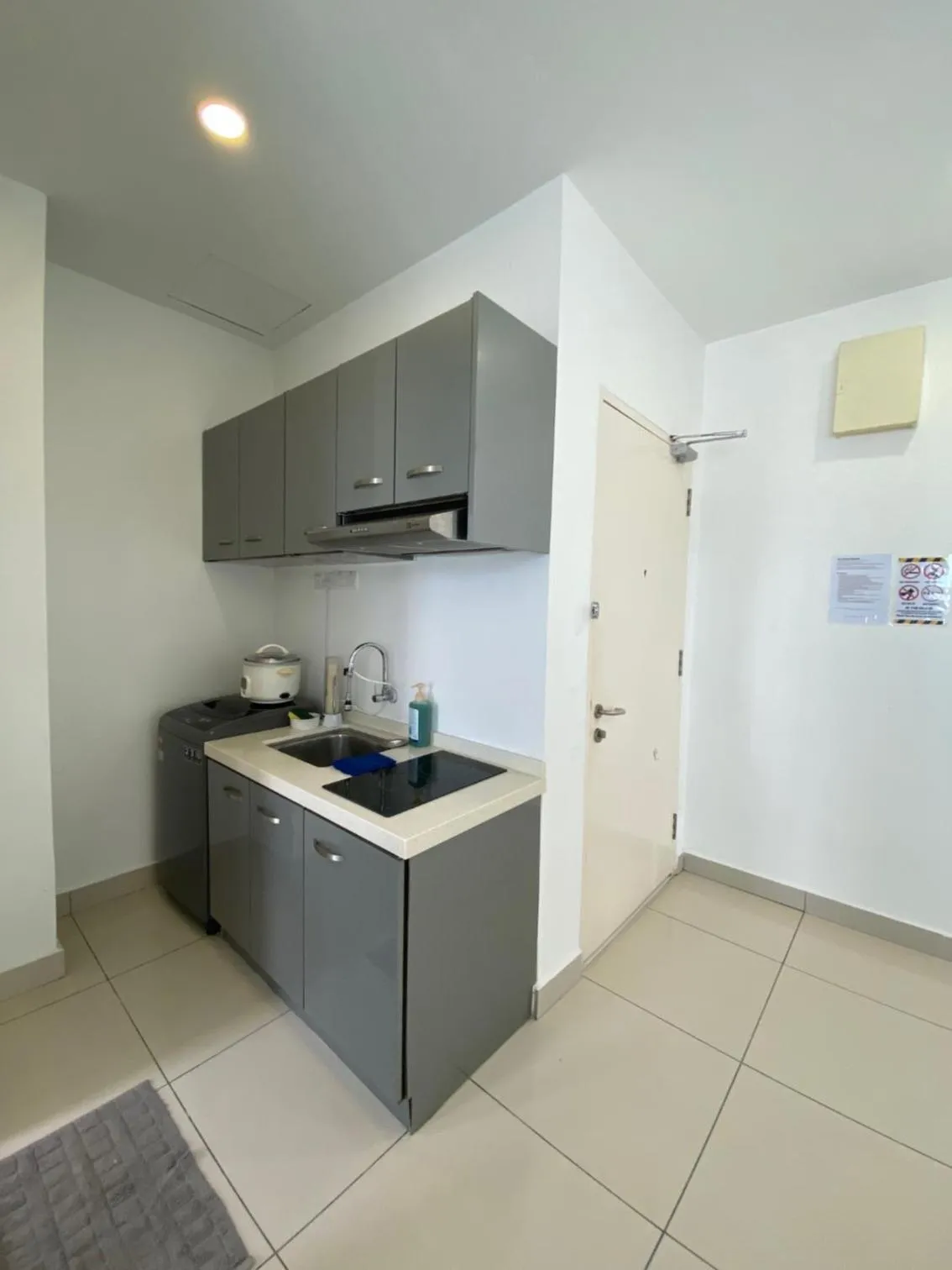 Kitchen or kitchenette in Mansion One by Sky Hive