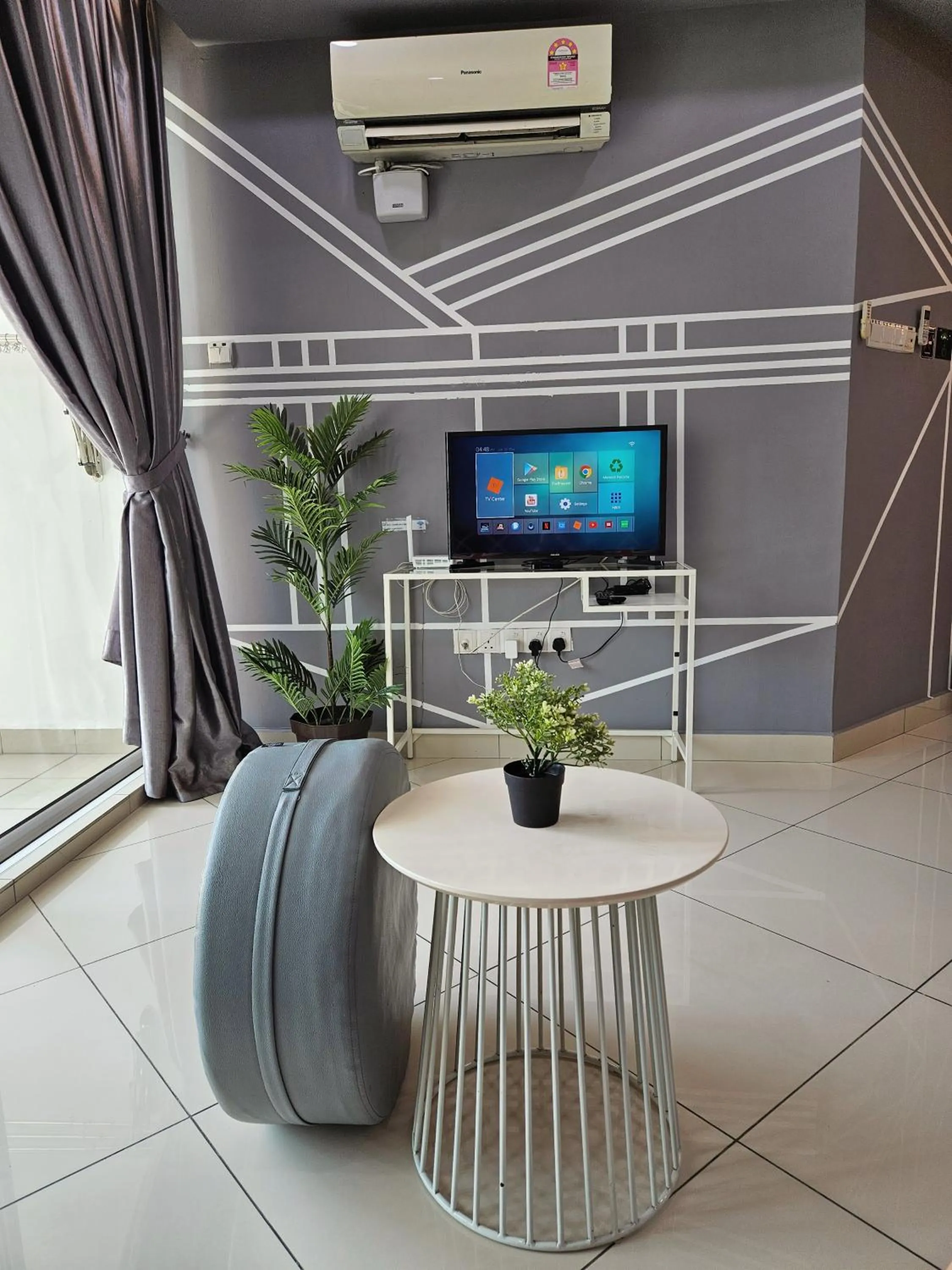 TV and multimedia in Mansion One by Sky Hive