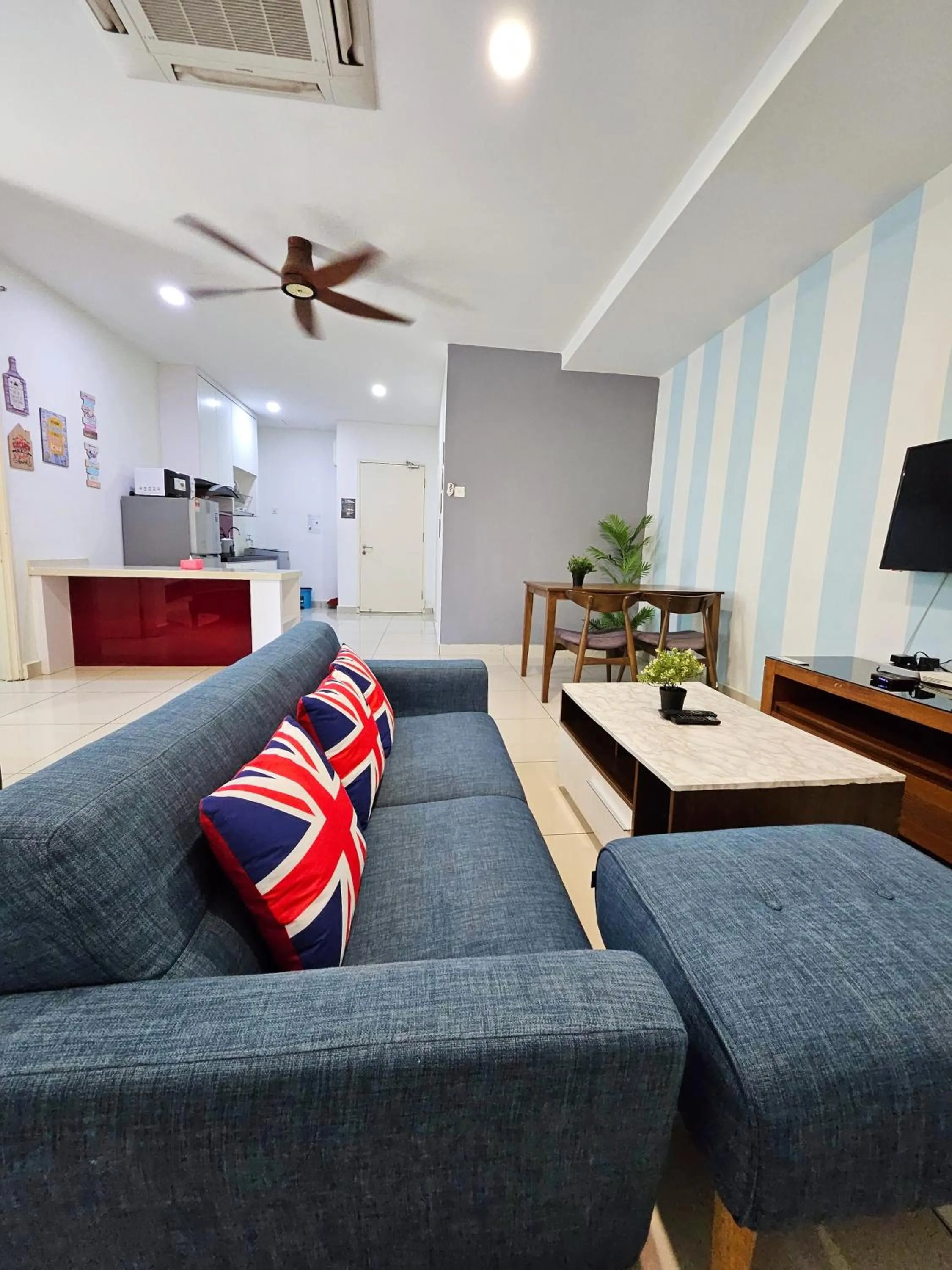 Living room in Mansion One by Sky Hive