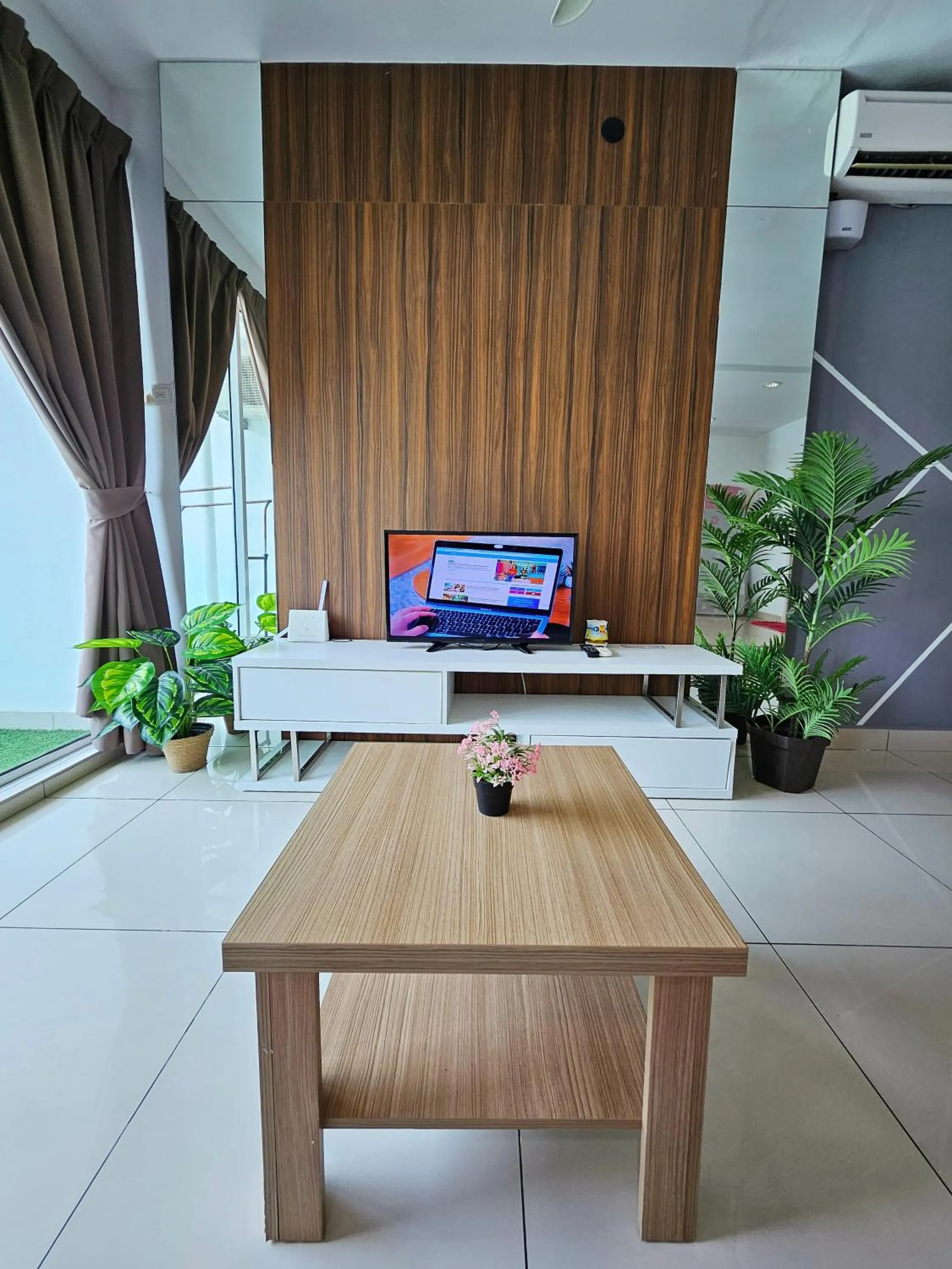 TV and multimedia in Mansion One by Sky Hive