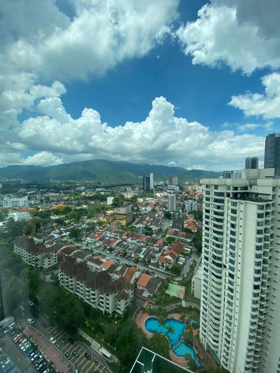 City view in Mansion One by Sky Hive