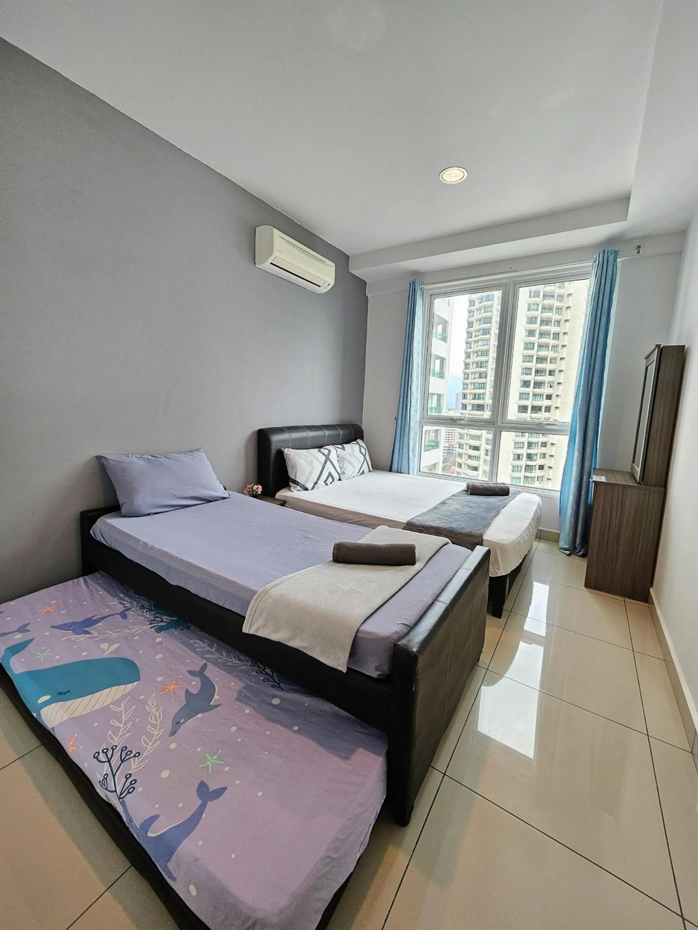 Bedroom, Bed in Mansion One by Sky Hive