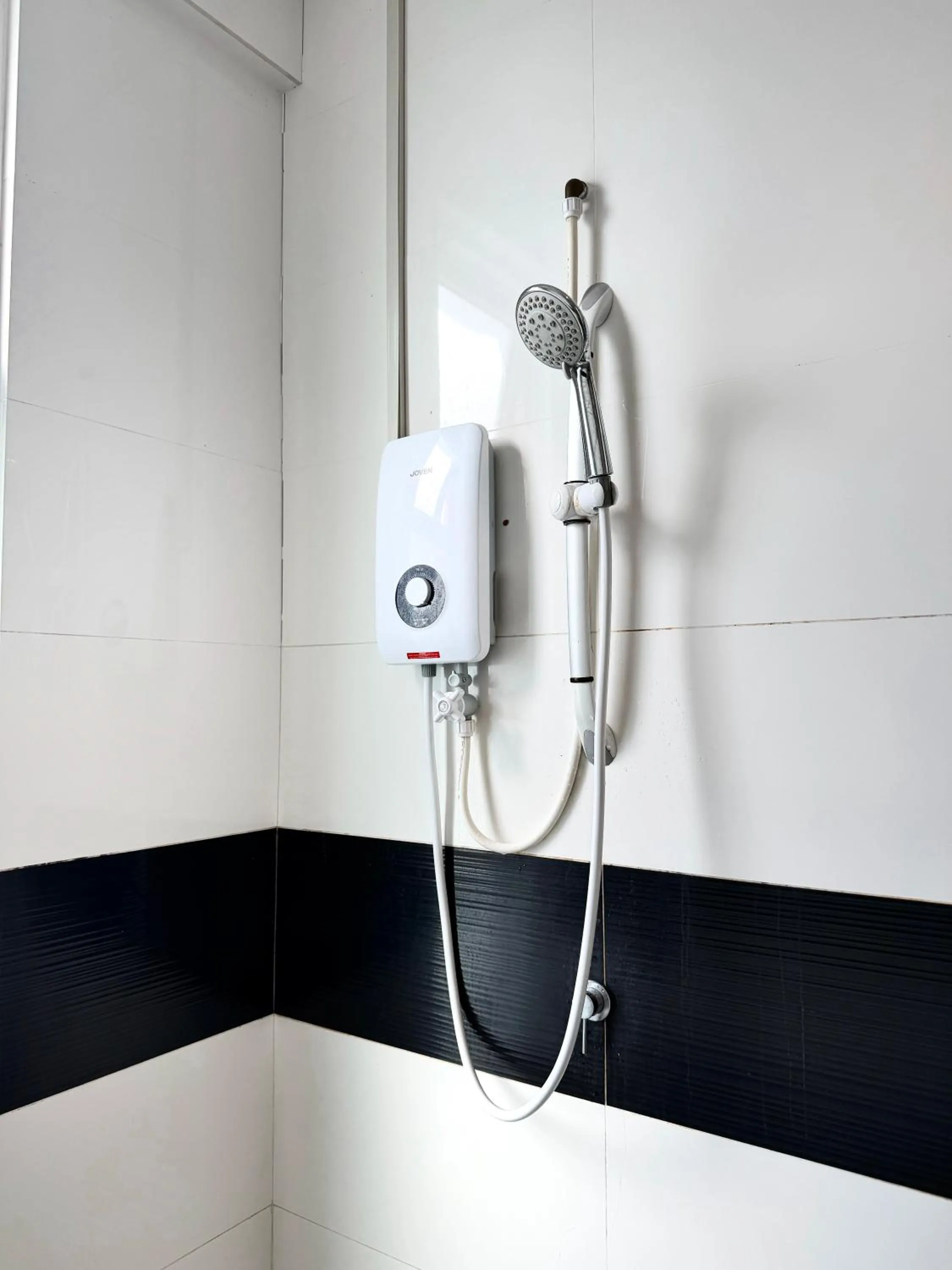 Shower in Mansion One by Sky Hive