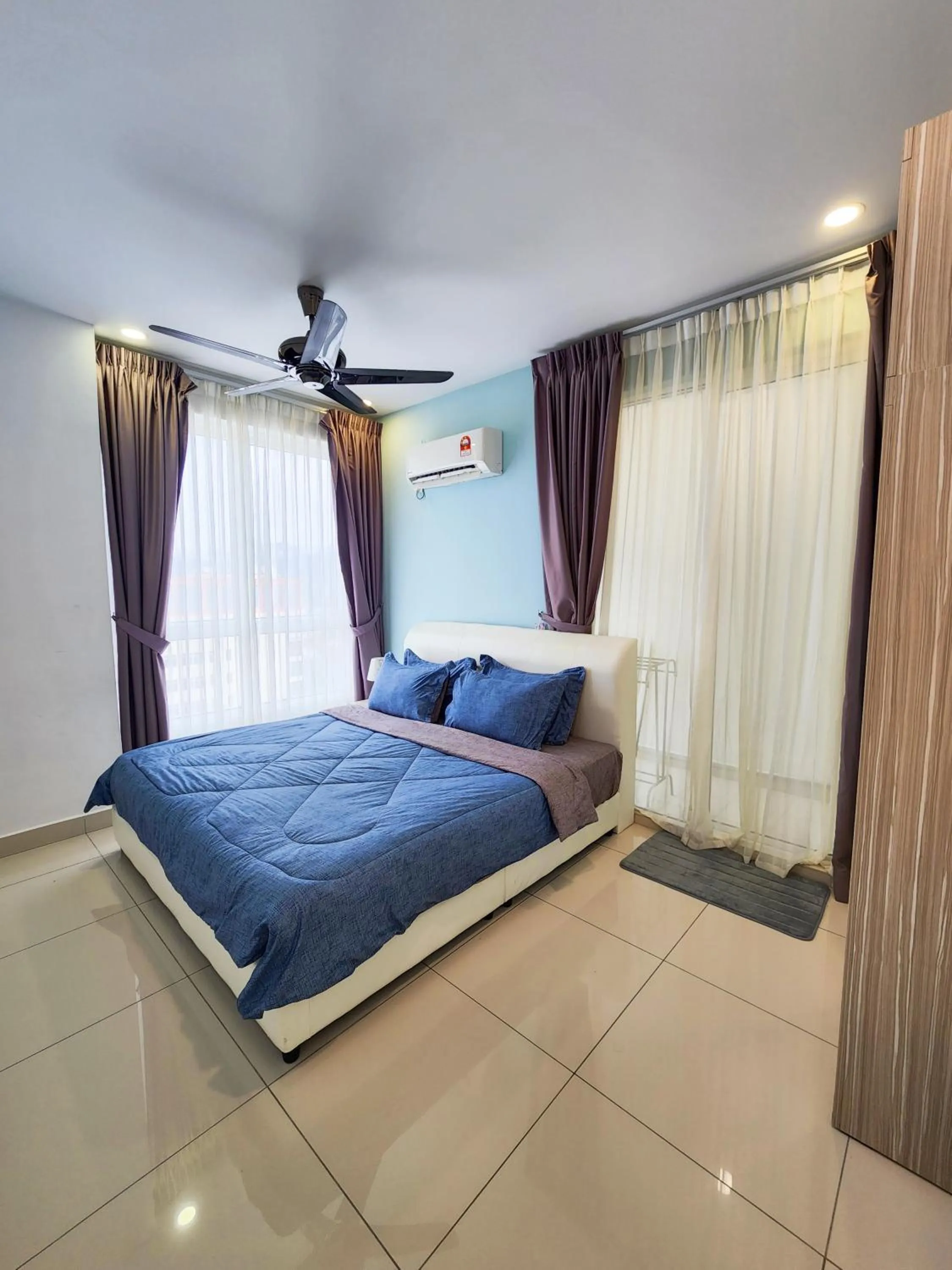 Bedroom, Bed in Mansion One by Sky Hive