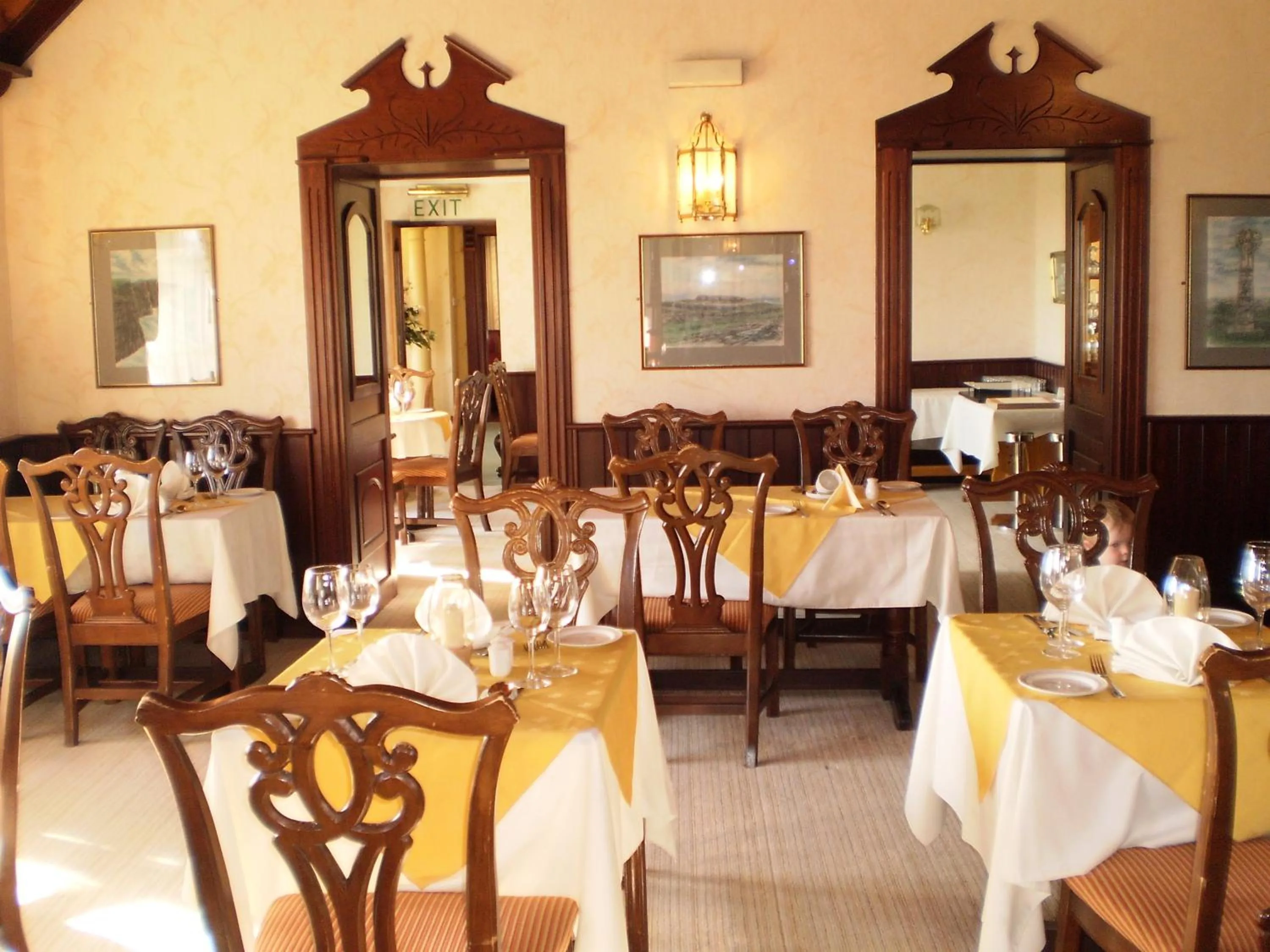 Restaurant/places to eat in Aran View Country House and Lodge