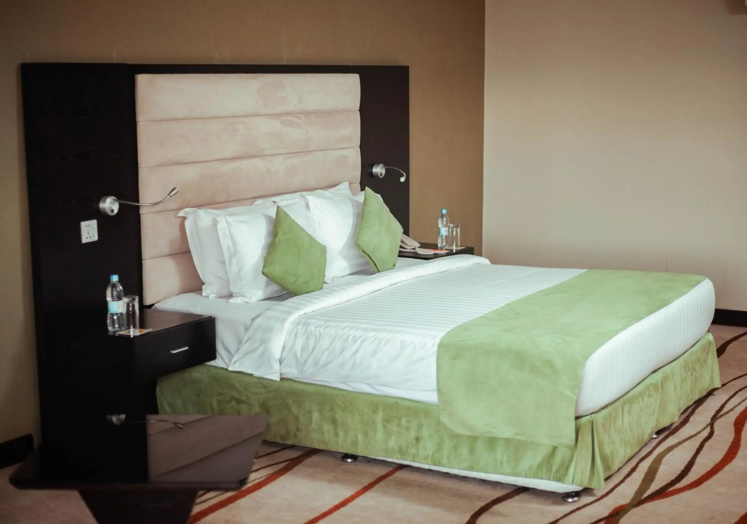 Deluxe Queen Room in Crossroads Hotel Blantyre Deluxe Queen Room in Crossroads Hotel Blantyre