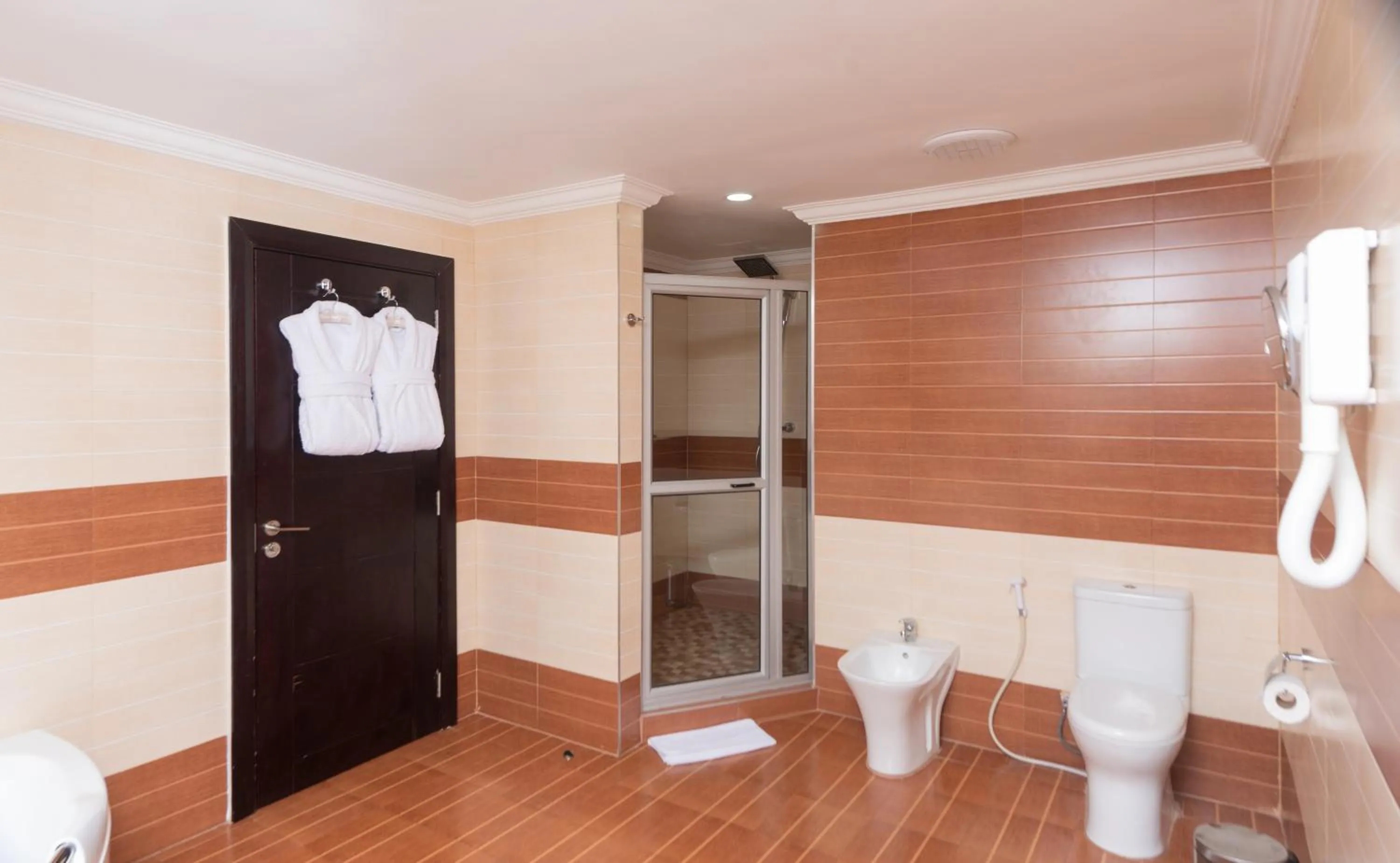 Shower in Crossroads Hotel Blantyre