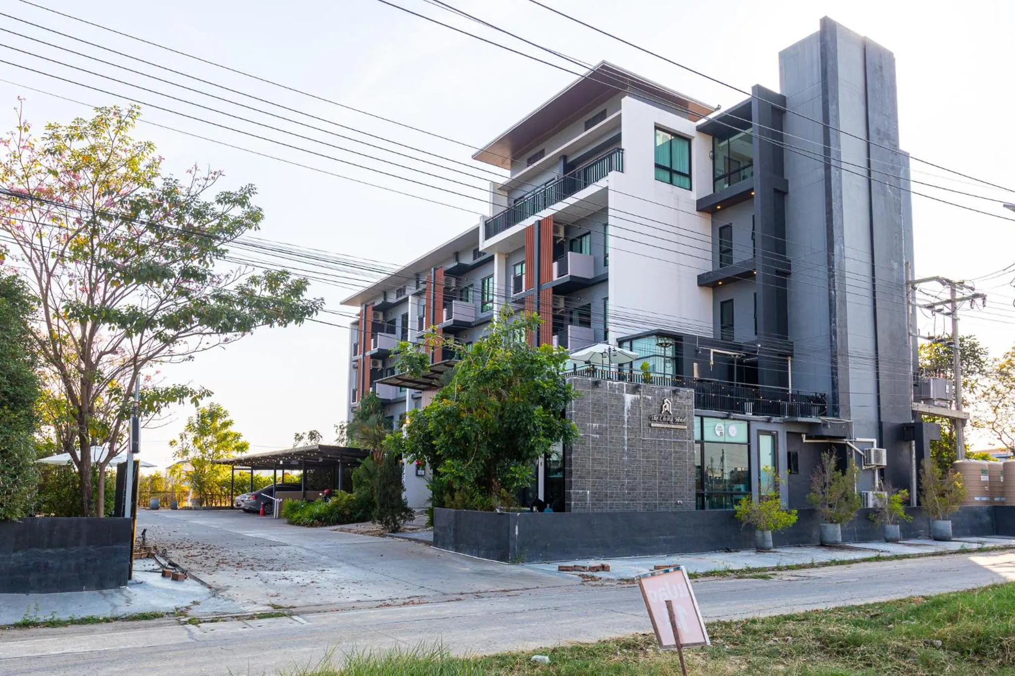 The Living Hotel SamutPrakan