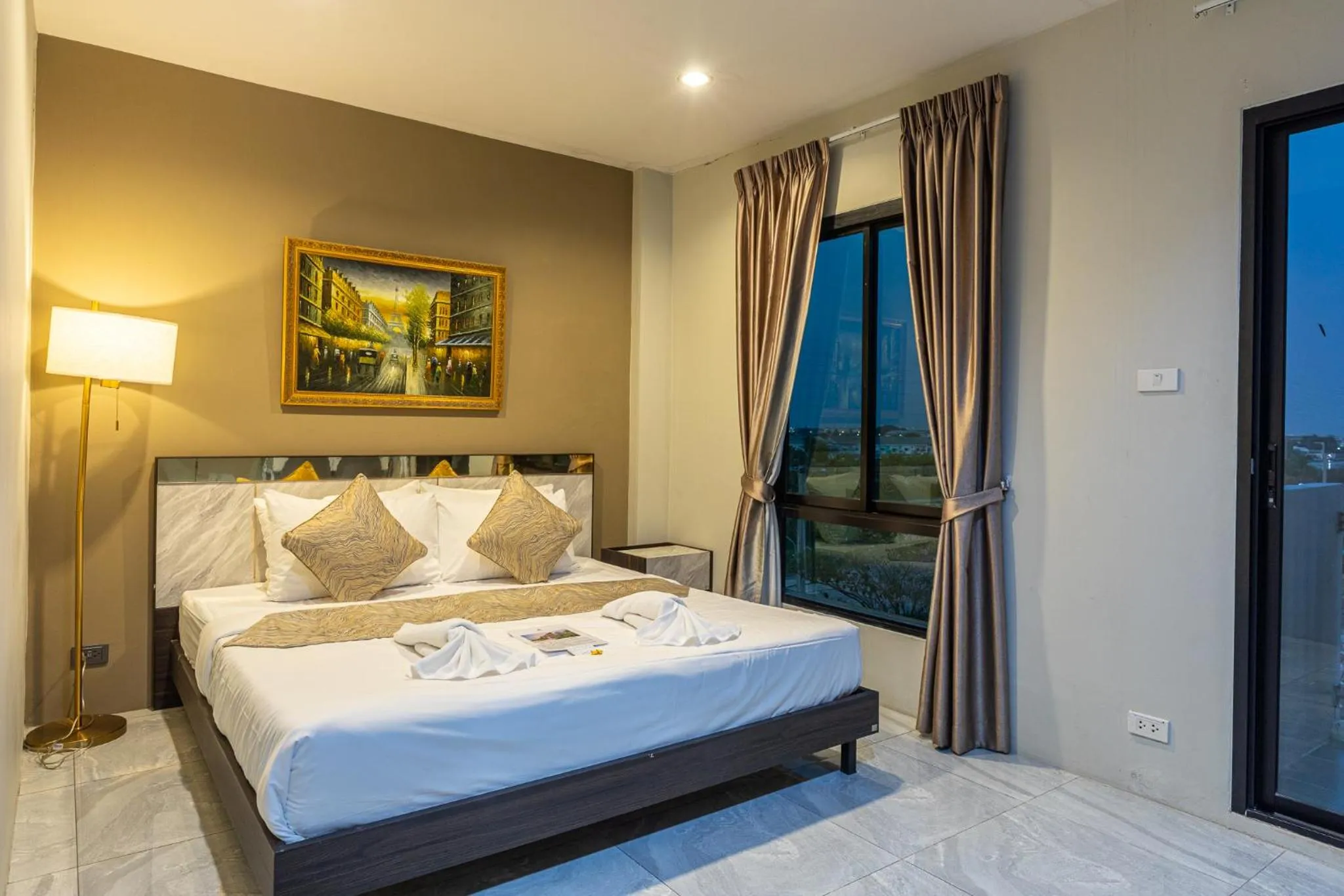 Bed in The Living Hotel SamutPrakan