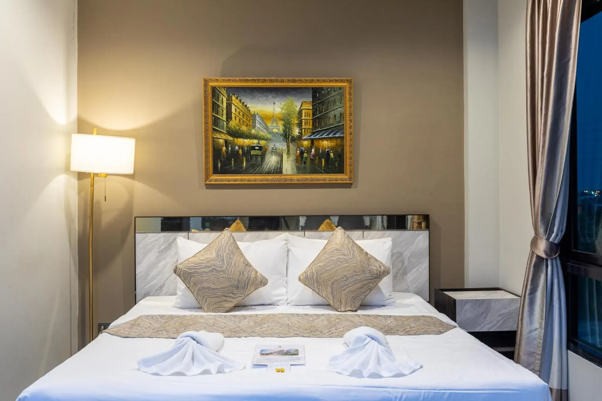 Deluxe Queen Room in The Living Hotel SamutPrakan Deluxe Queen Room in The Living Hotel SamutPrakan