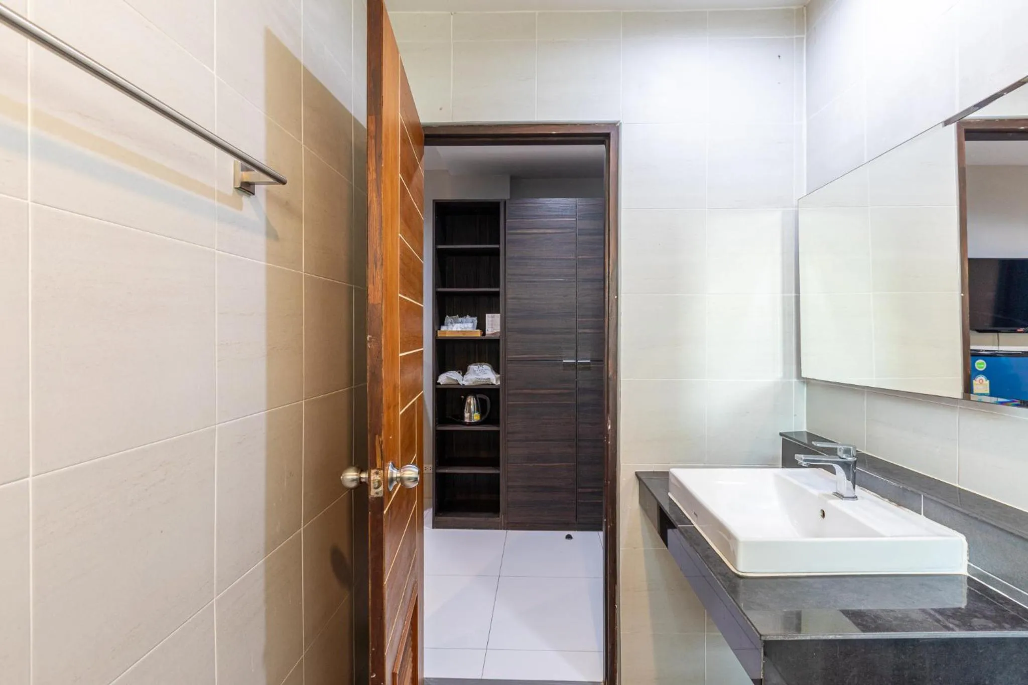 Shower in The Living Hotel SamutPrakan