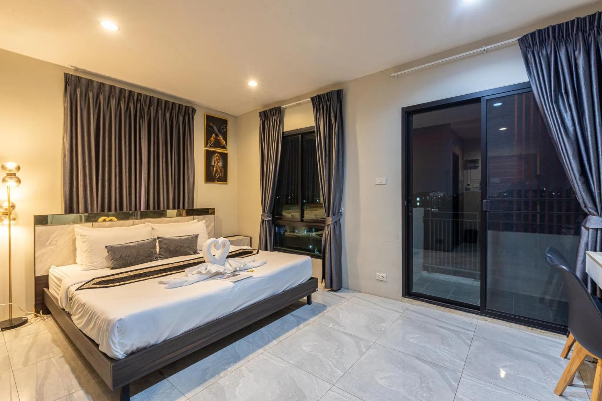 Bed in The Living Hotel SamutPrakan