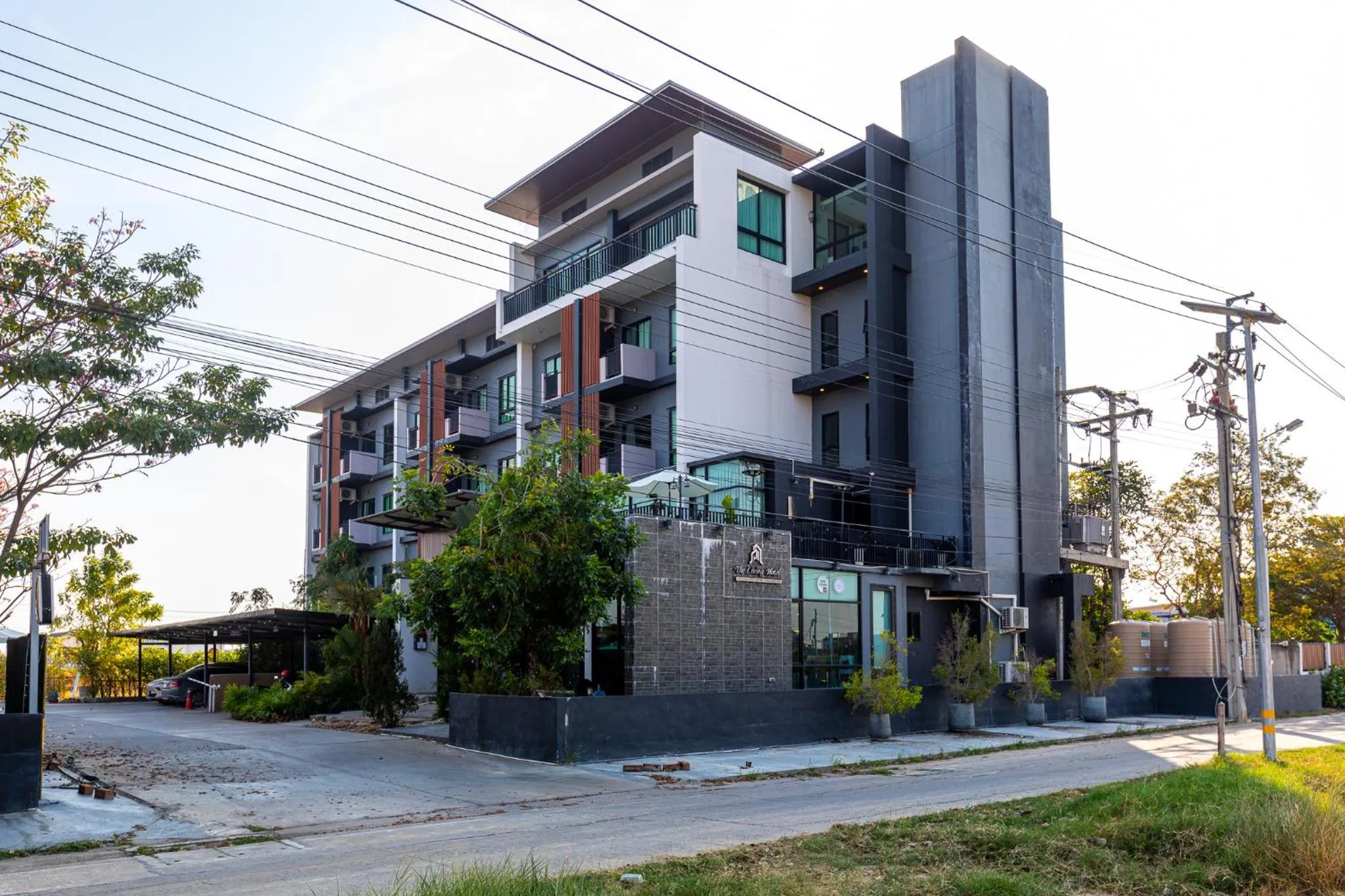 The Living Hotel SamutPrakan