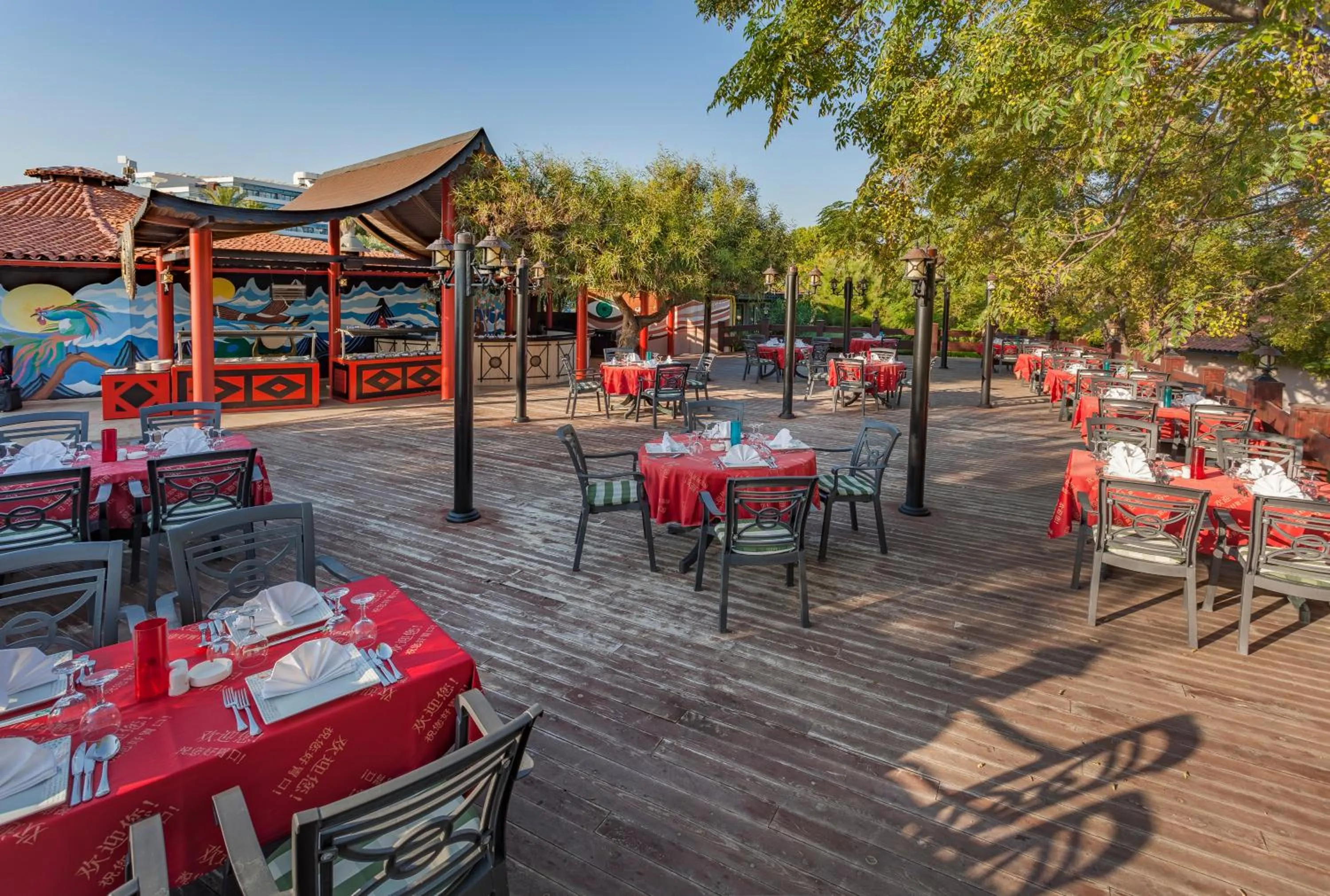 Restaurant/places to eat in Starlight Resort Hotel