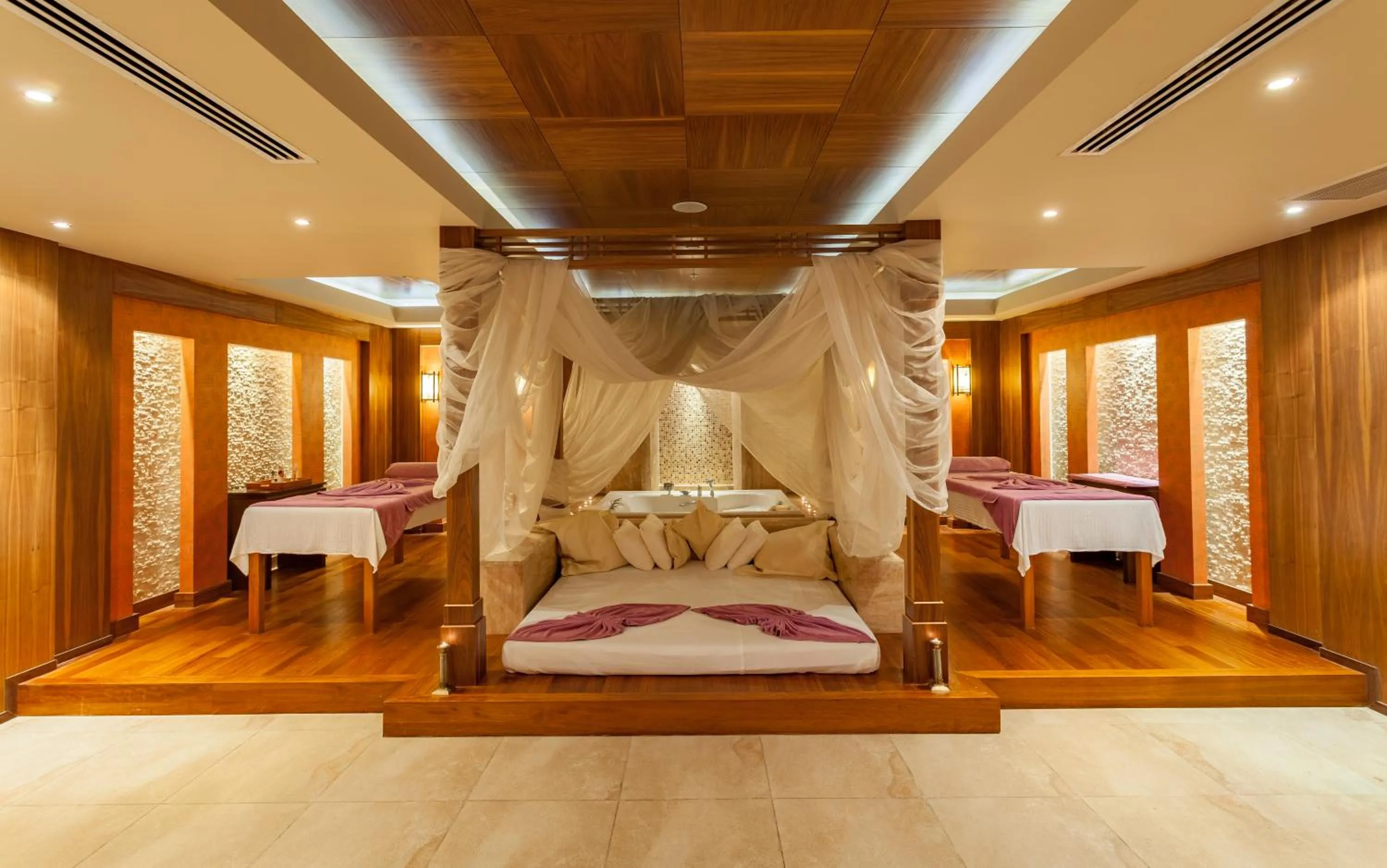 Spa and wellness centre/facilities, Bed in Starlight Resort Hotel