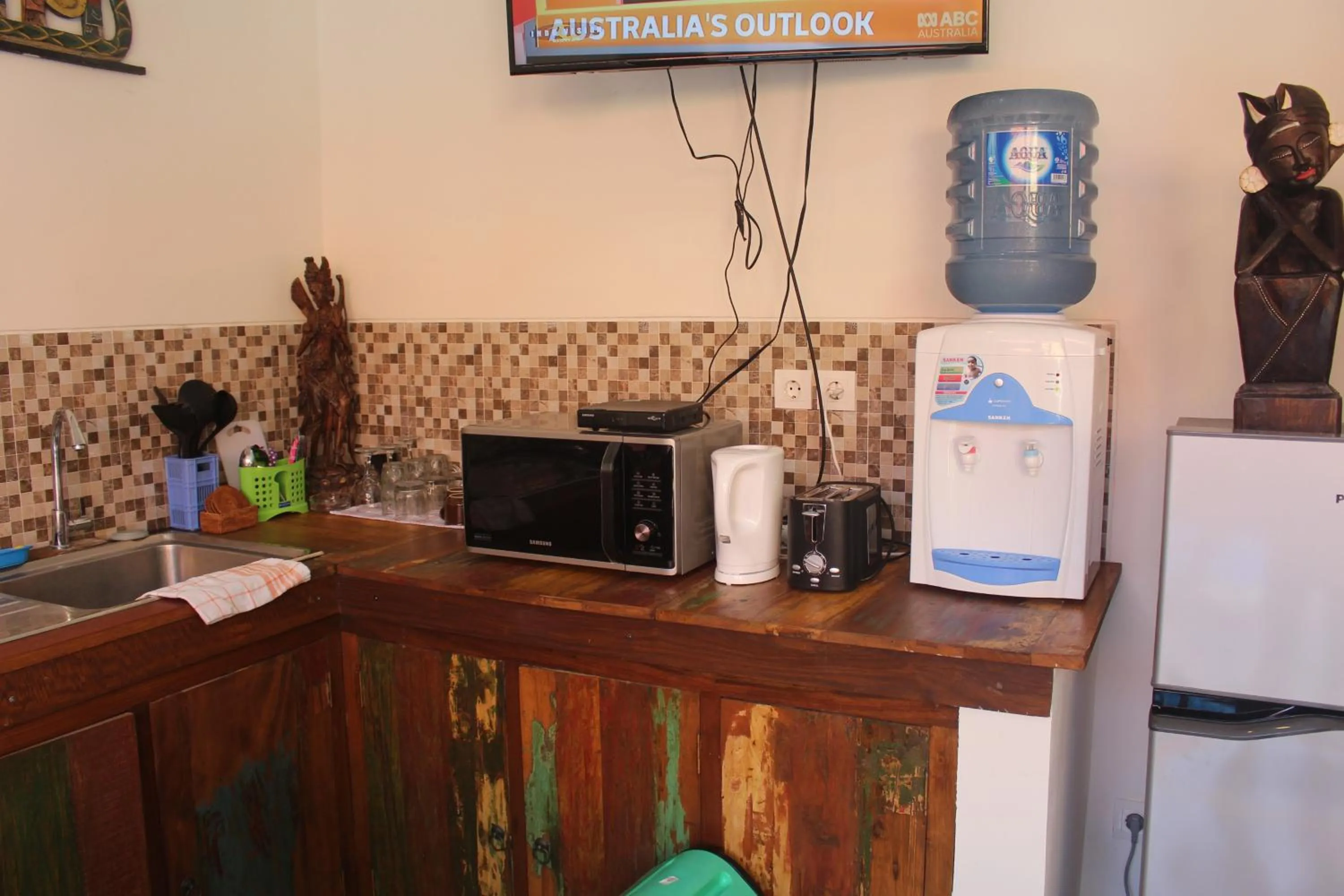 Communal kitchen in Jukung Villas Kuta