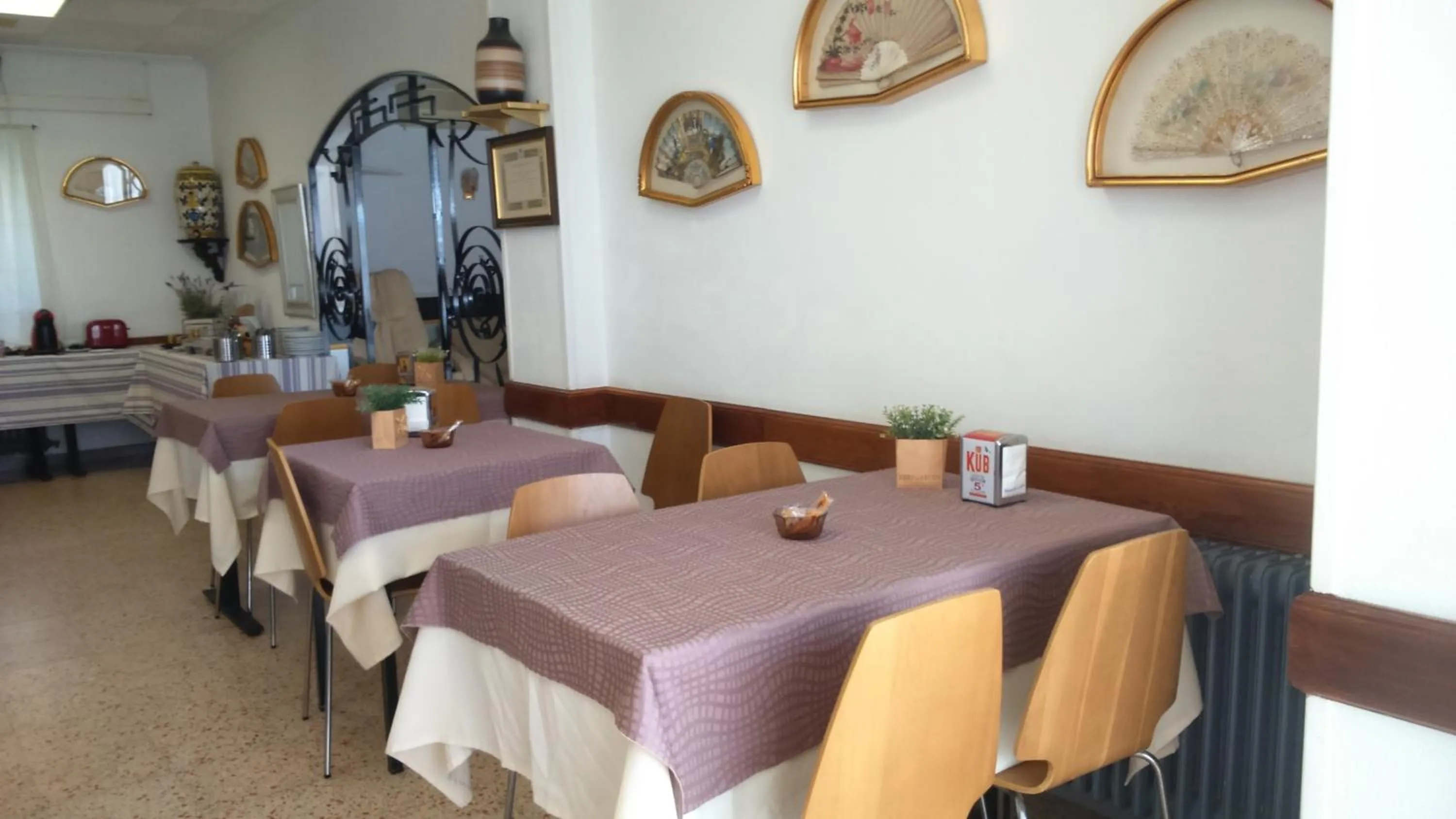 Restaurant/places to eat in La Masia