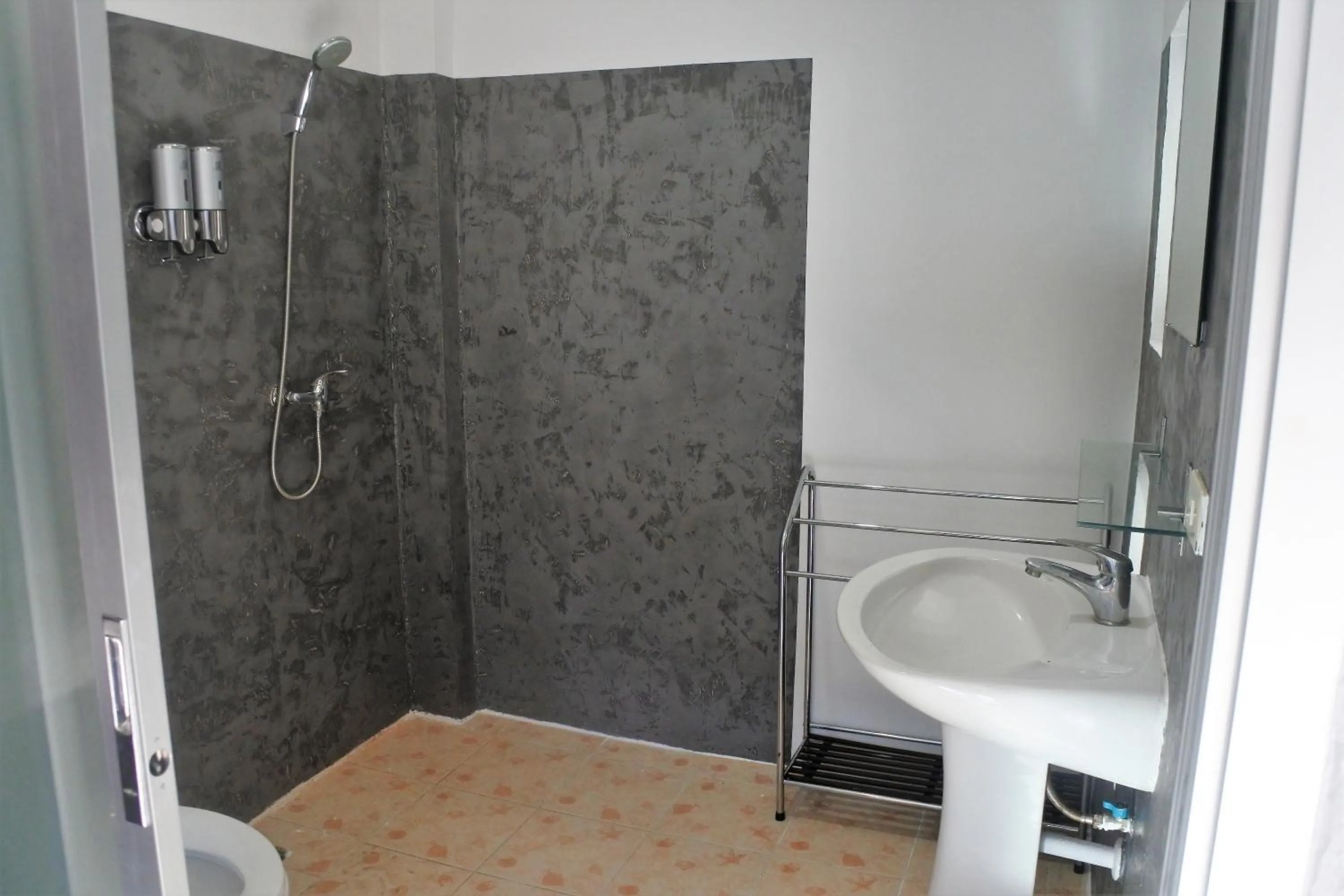 Bathroom in Hi Karon Beach