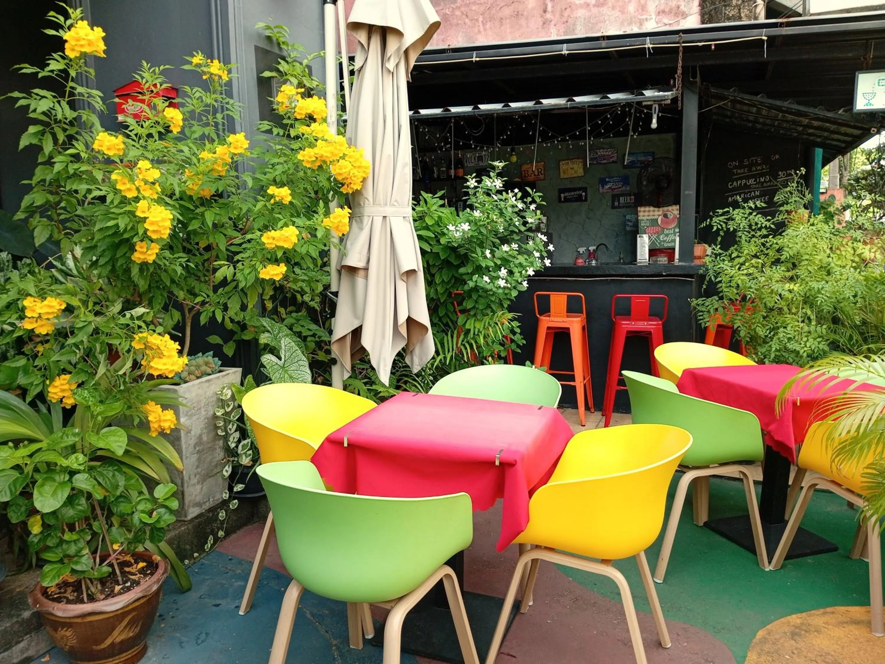 Patio in Hi Karon Beach