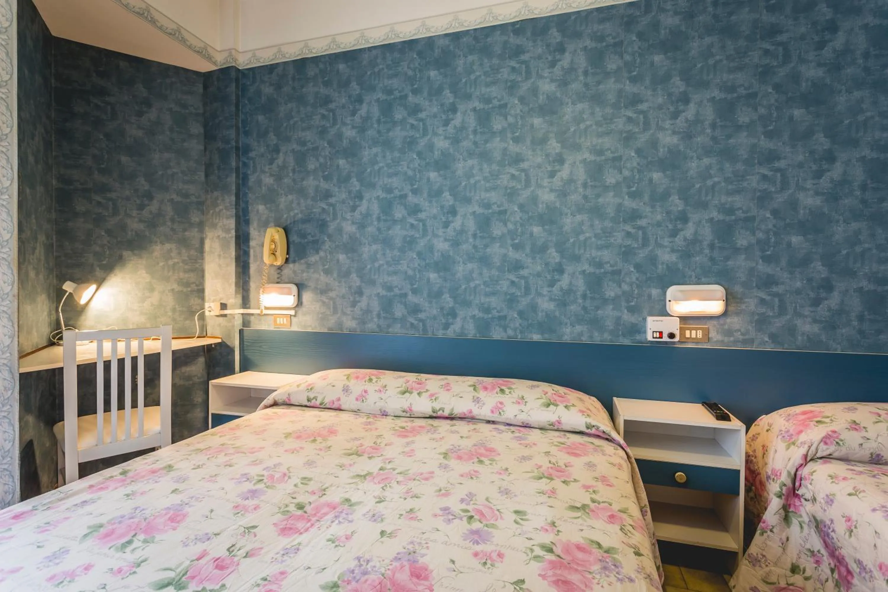 TV and multimedia, Bed in Hotel Raffaello