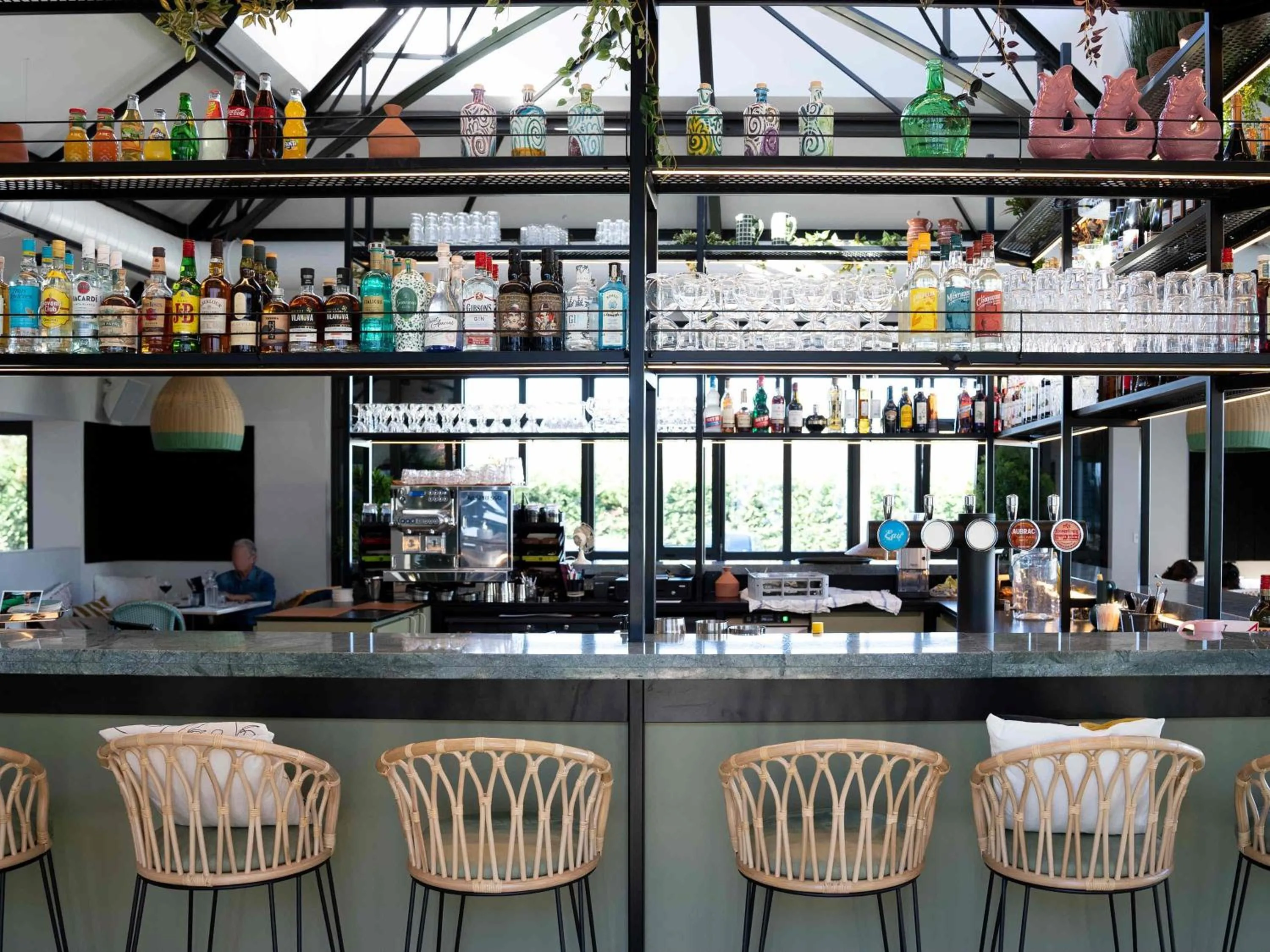 Restaurant/places to eat in ibis Montauban