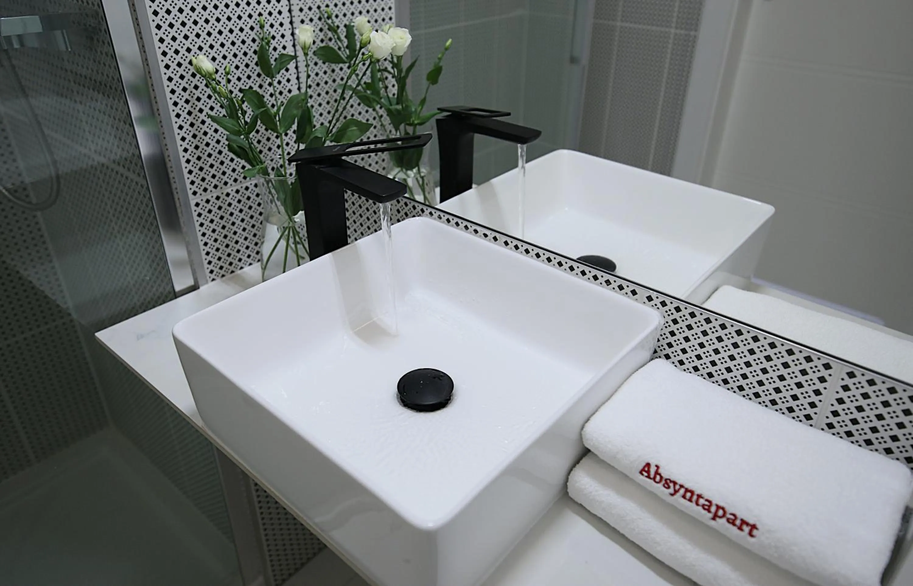 Bathroom in Absyntapart - Bulwar Staromiejski