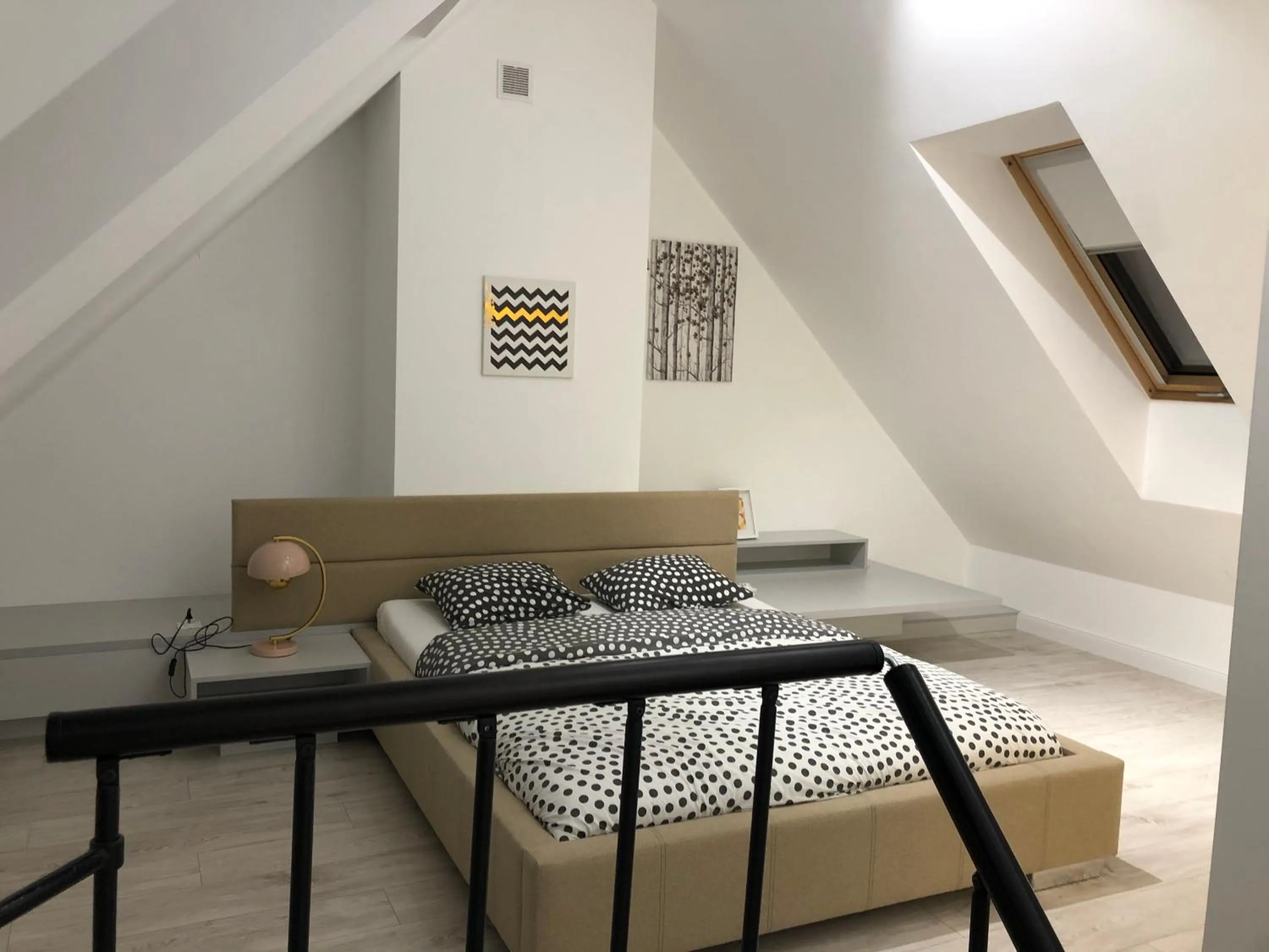 Bed in Absyntapart - Bulwar Staromiejski