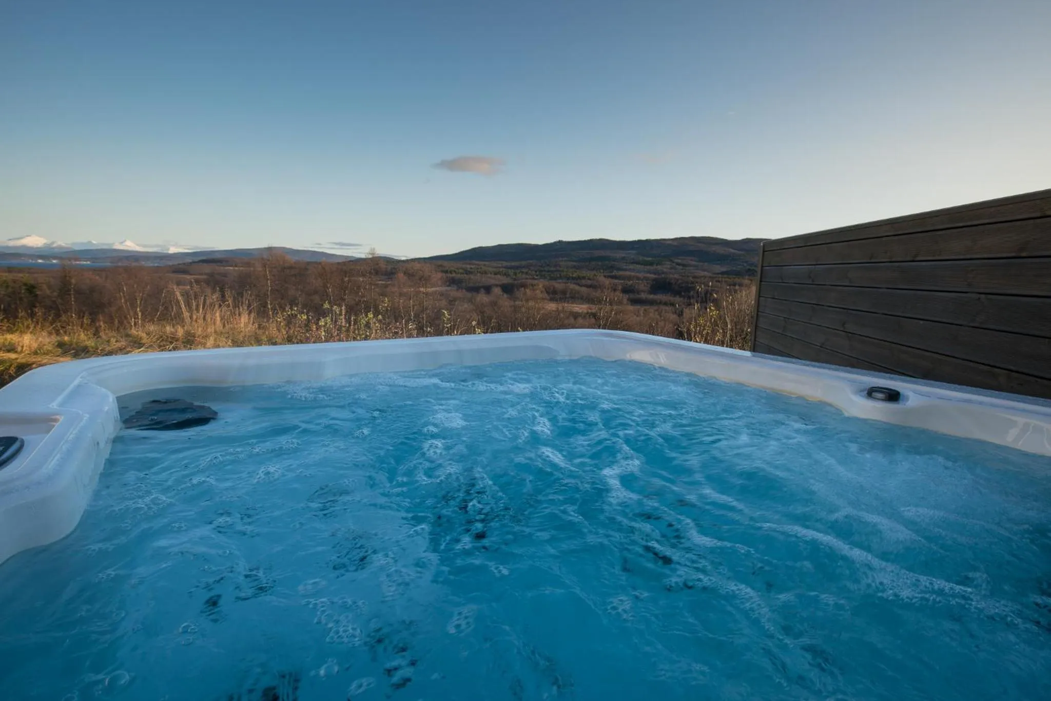 Hot Tub in Aurora Borealis Observatory