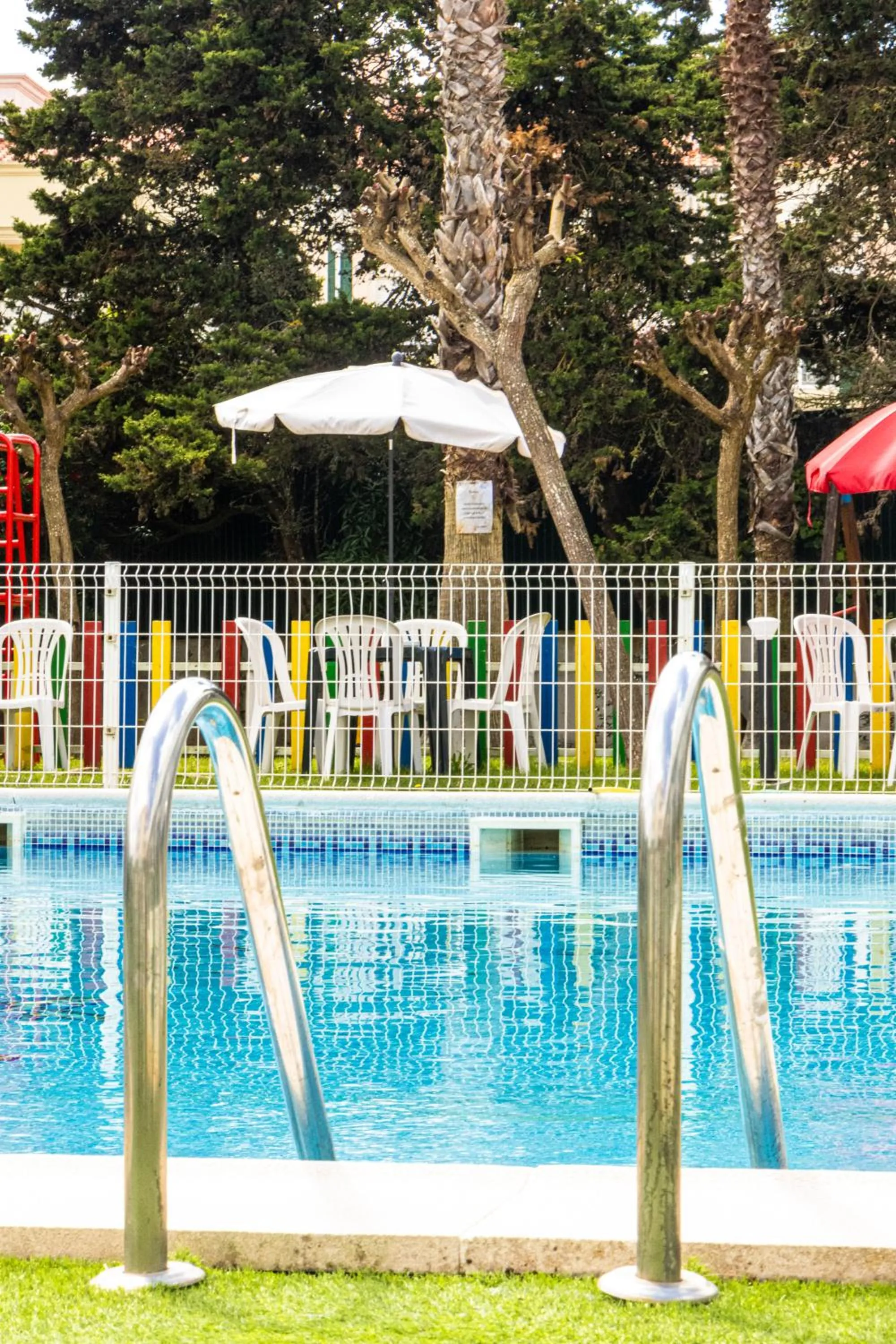 Swimming pool in Hotel Caldas Internacional