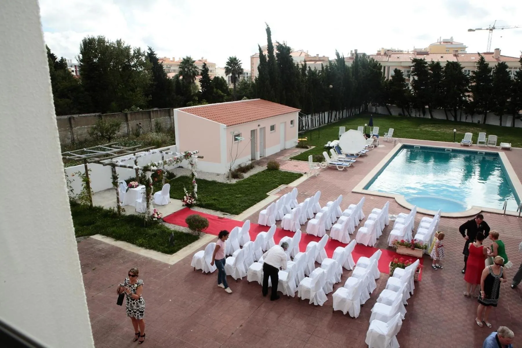 Swimming pool in Hotel Caldas Internacional