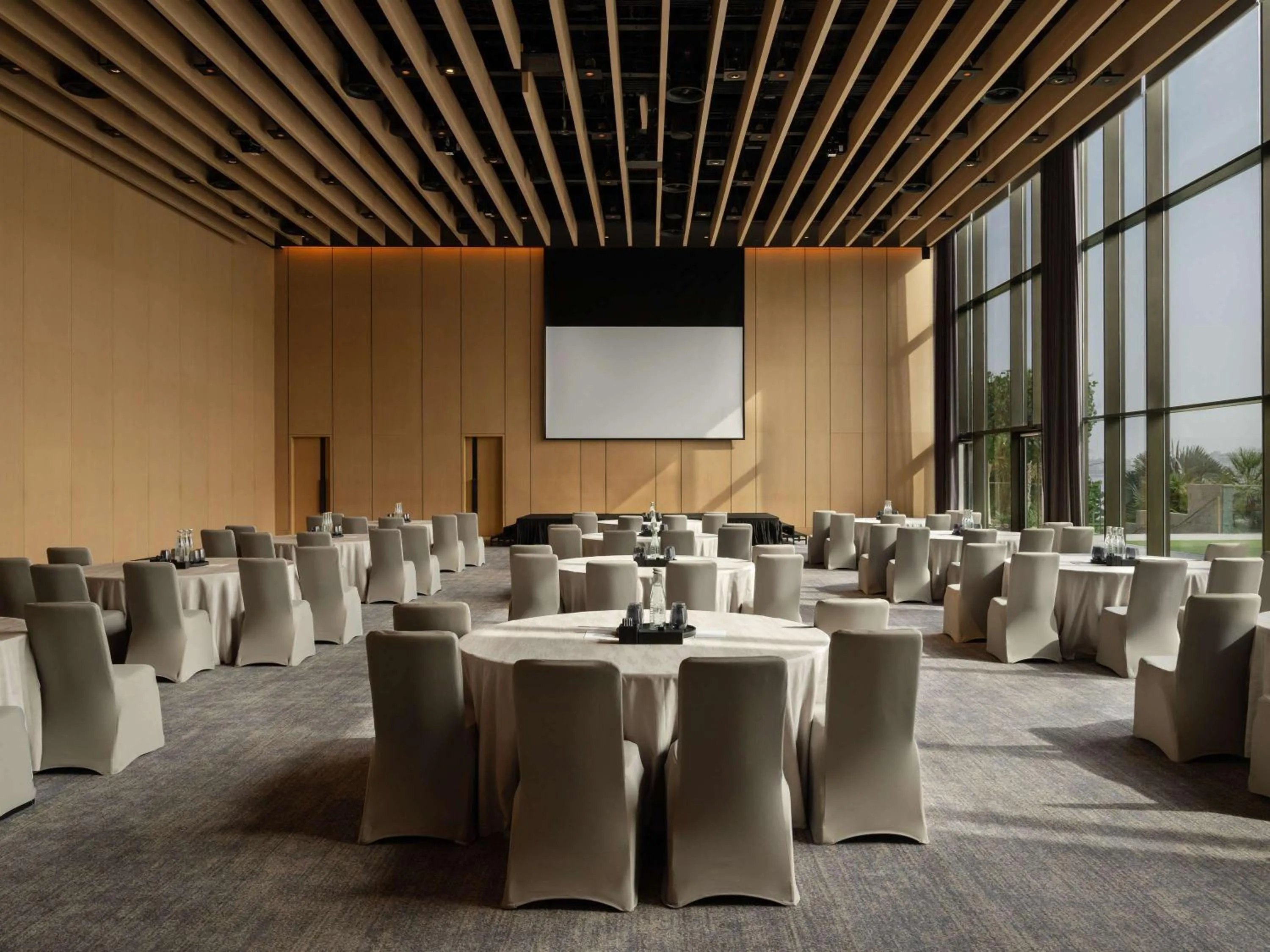 Business facilities in Caesars Palace Dubai