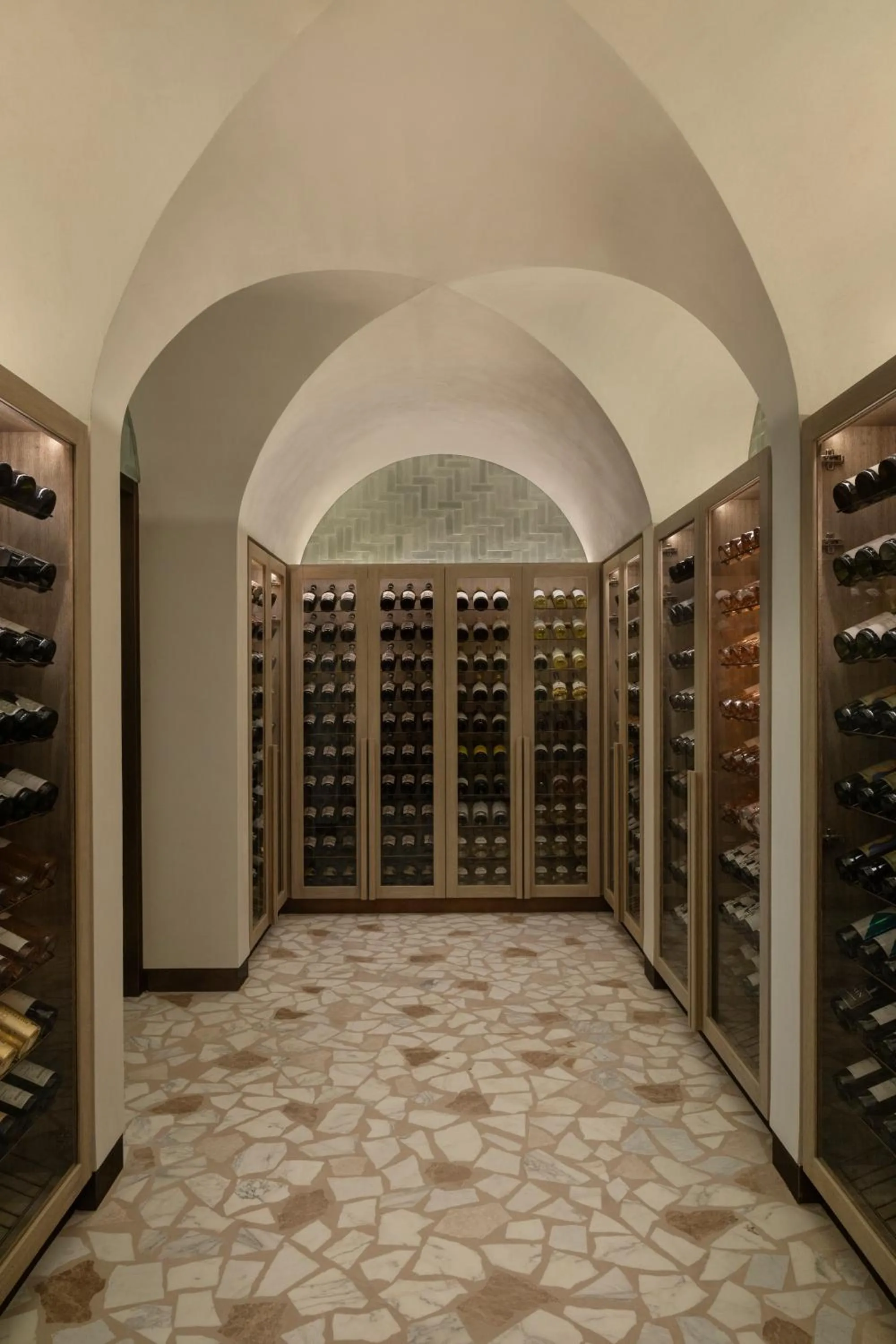 Lounge or bar in Delano Dubai at Bluewaters