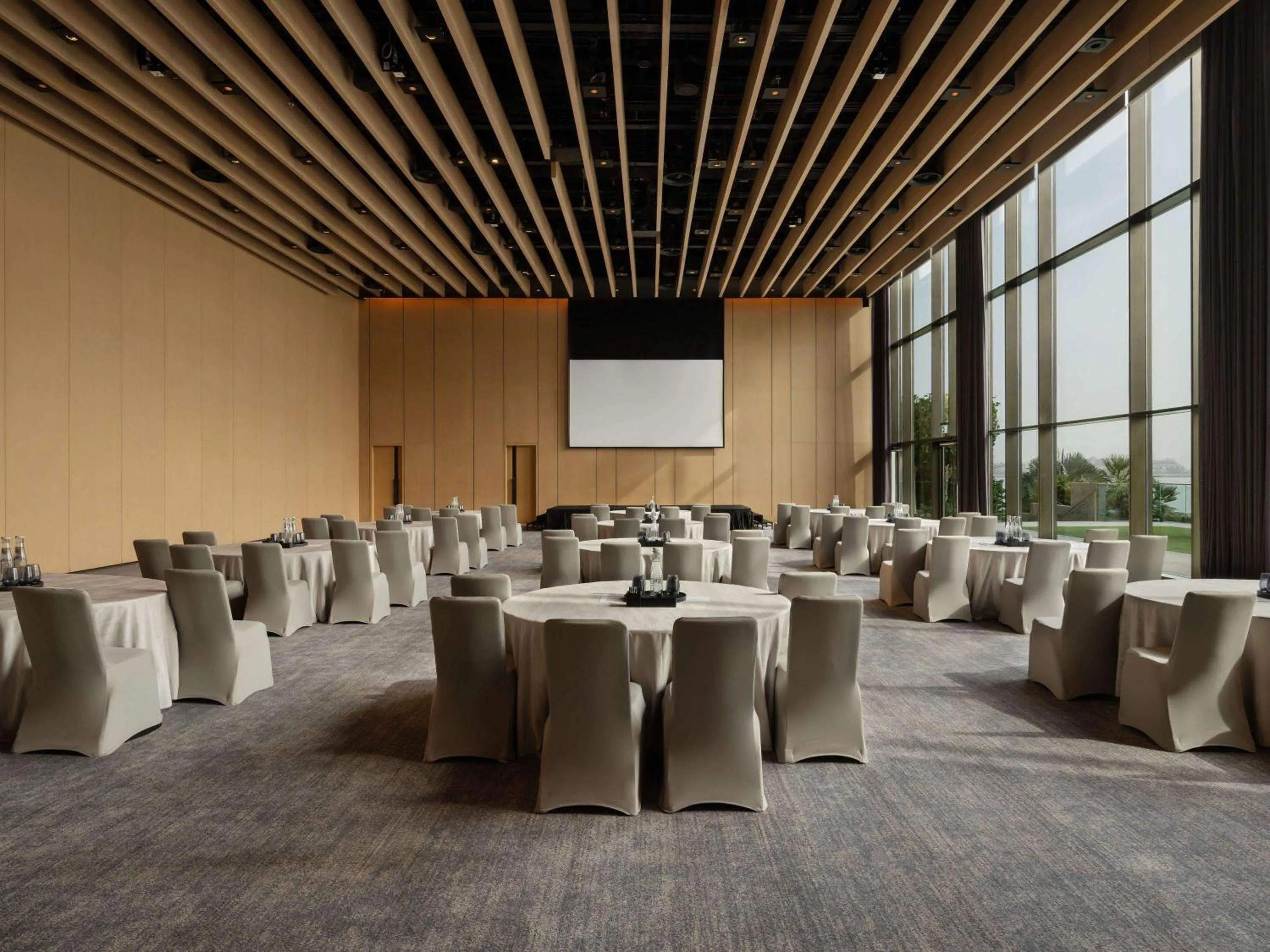 Business facilities in Caesars Palace Dubai