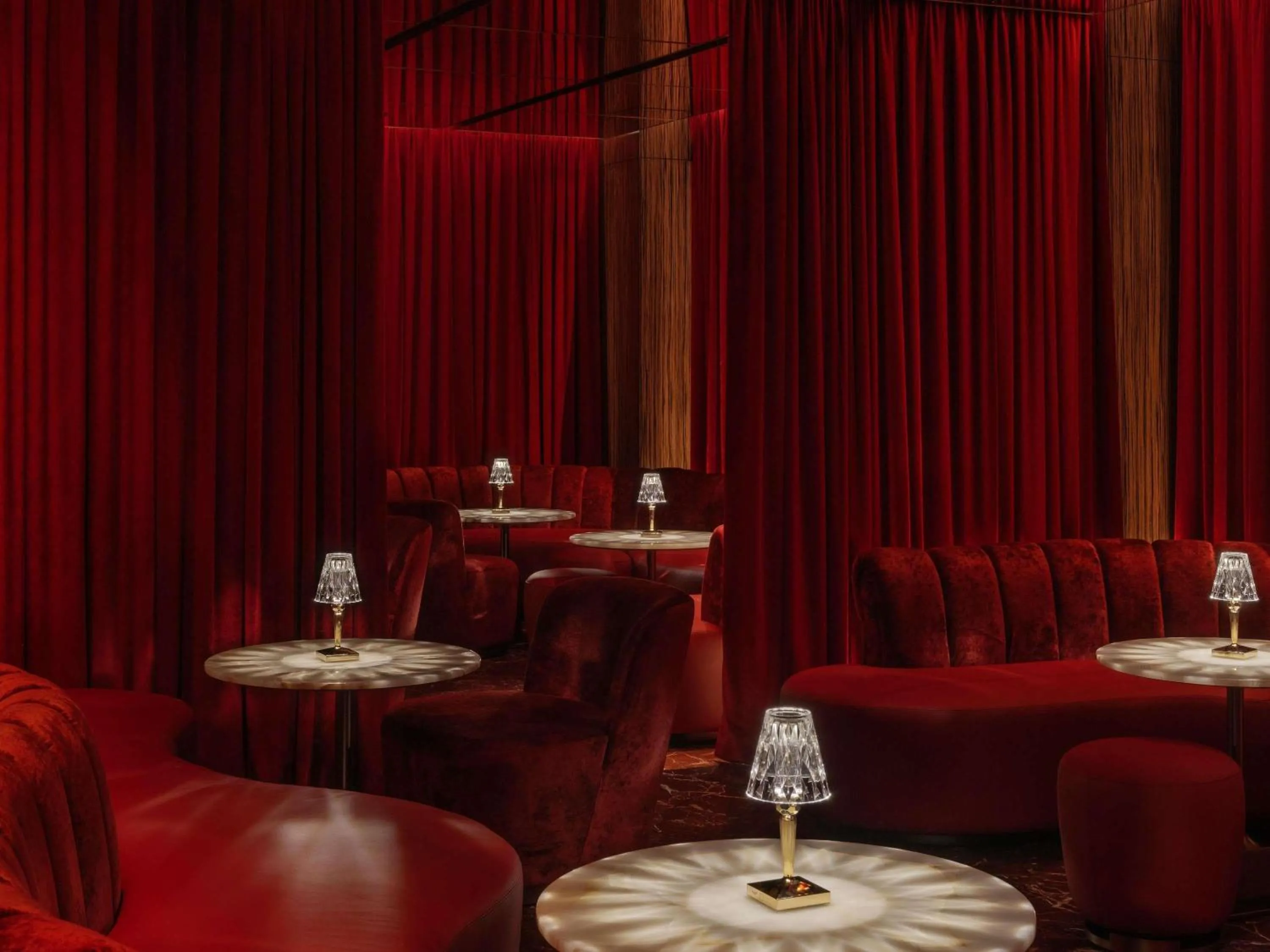 Lounge or bar in Delano Dubai at Bluewaters