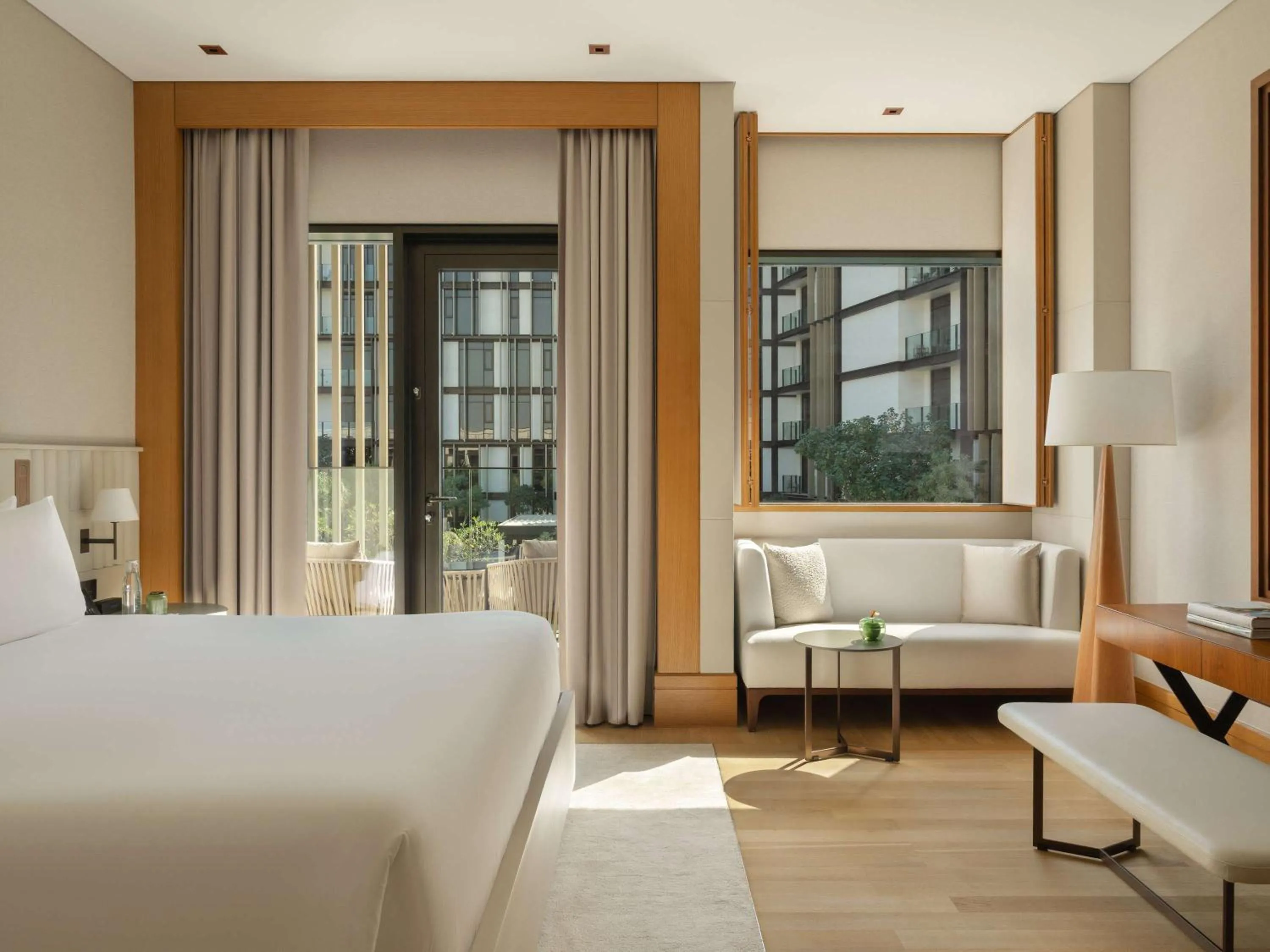 Bedroom, Bed in Caesars Palace Dubai