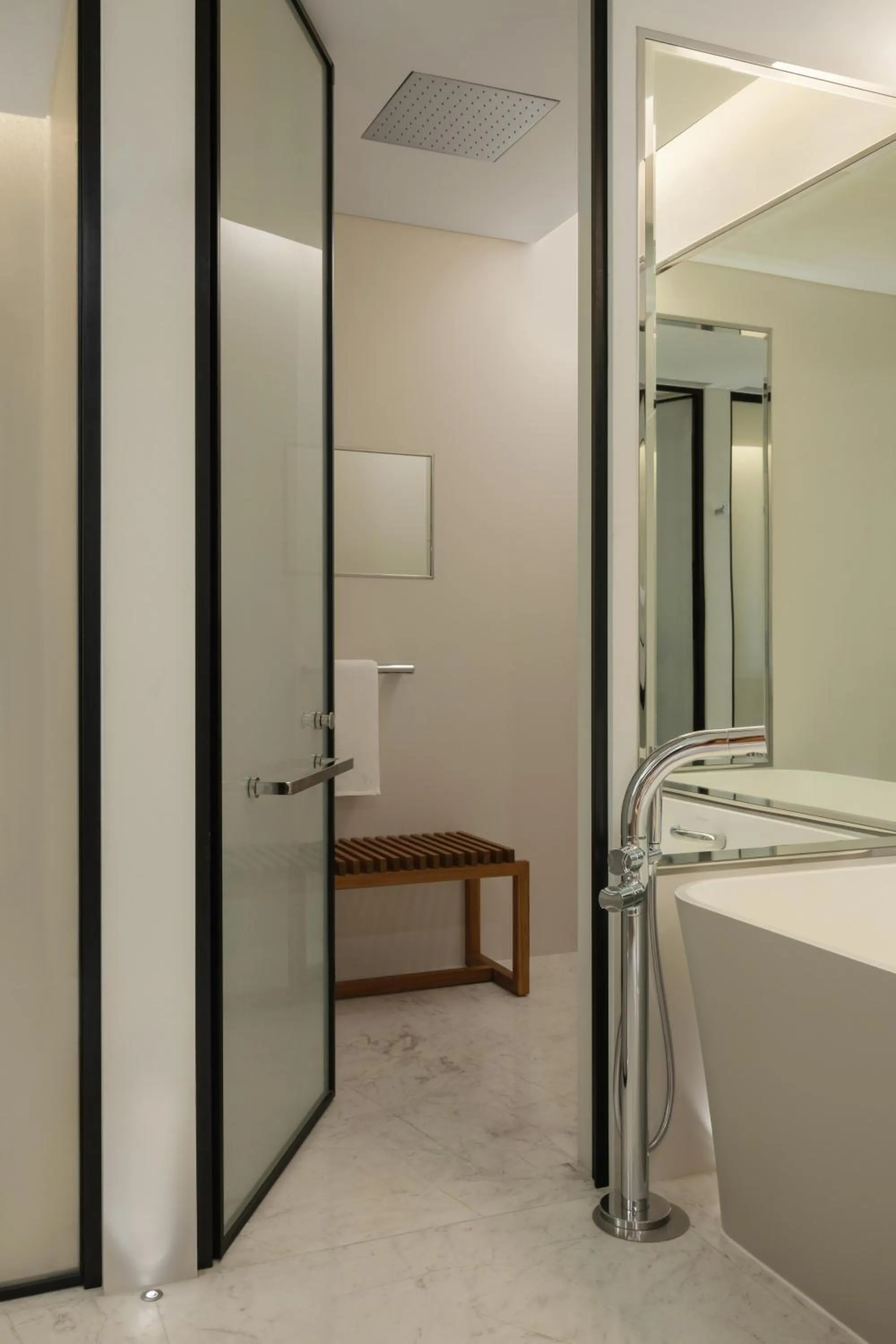 Shower in Delano Dubai at Bluewaters