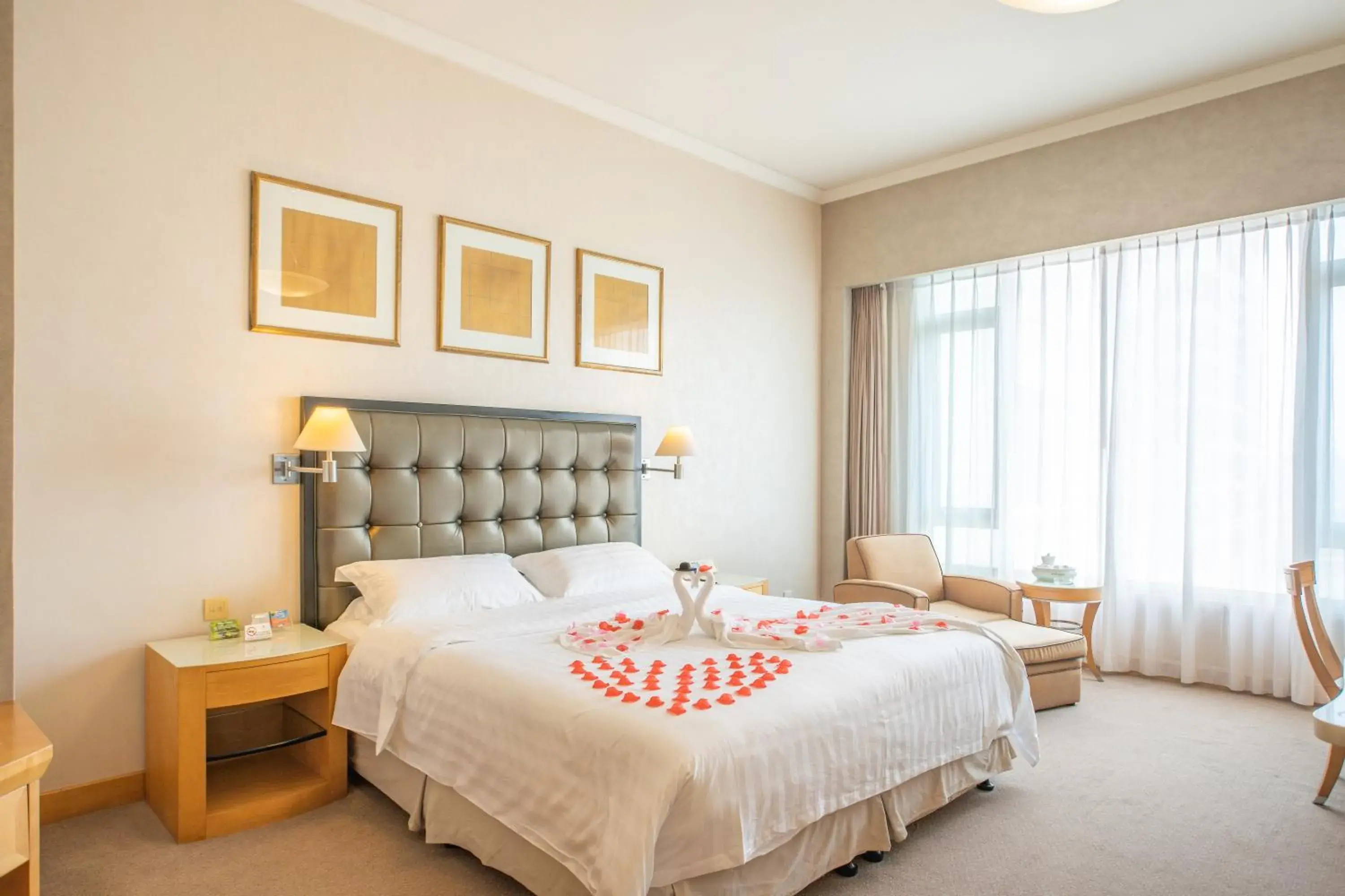 Deluxe Queen Room in Shantou Junhua Haiyi Hotel Deluxe Queen Room in Shantou Junhua Haiyi Hotel