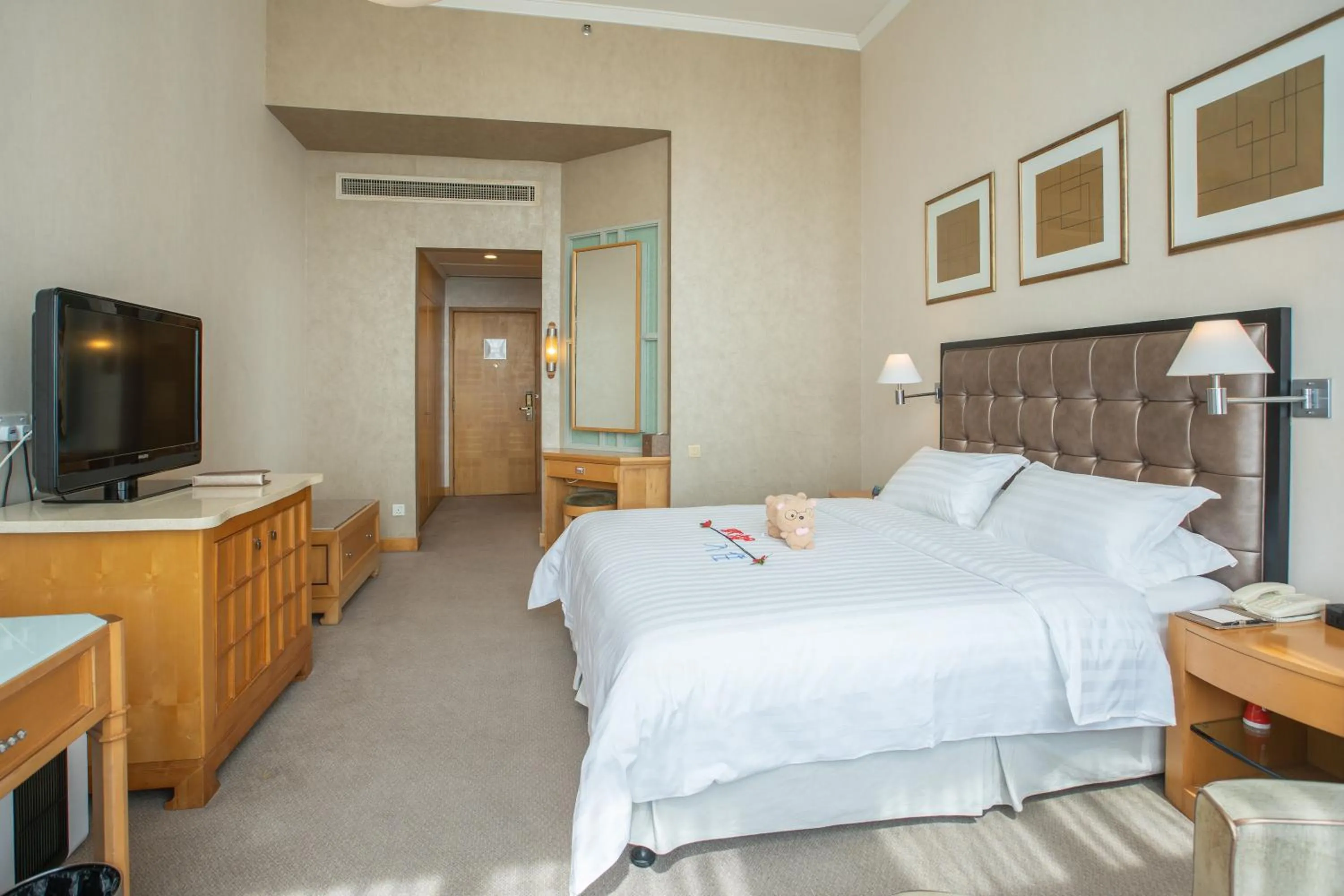 Bedroom, Bed in Shantou Junhua Haiyi Hotel