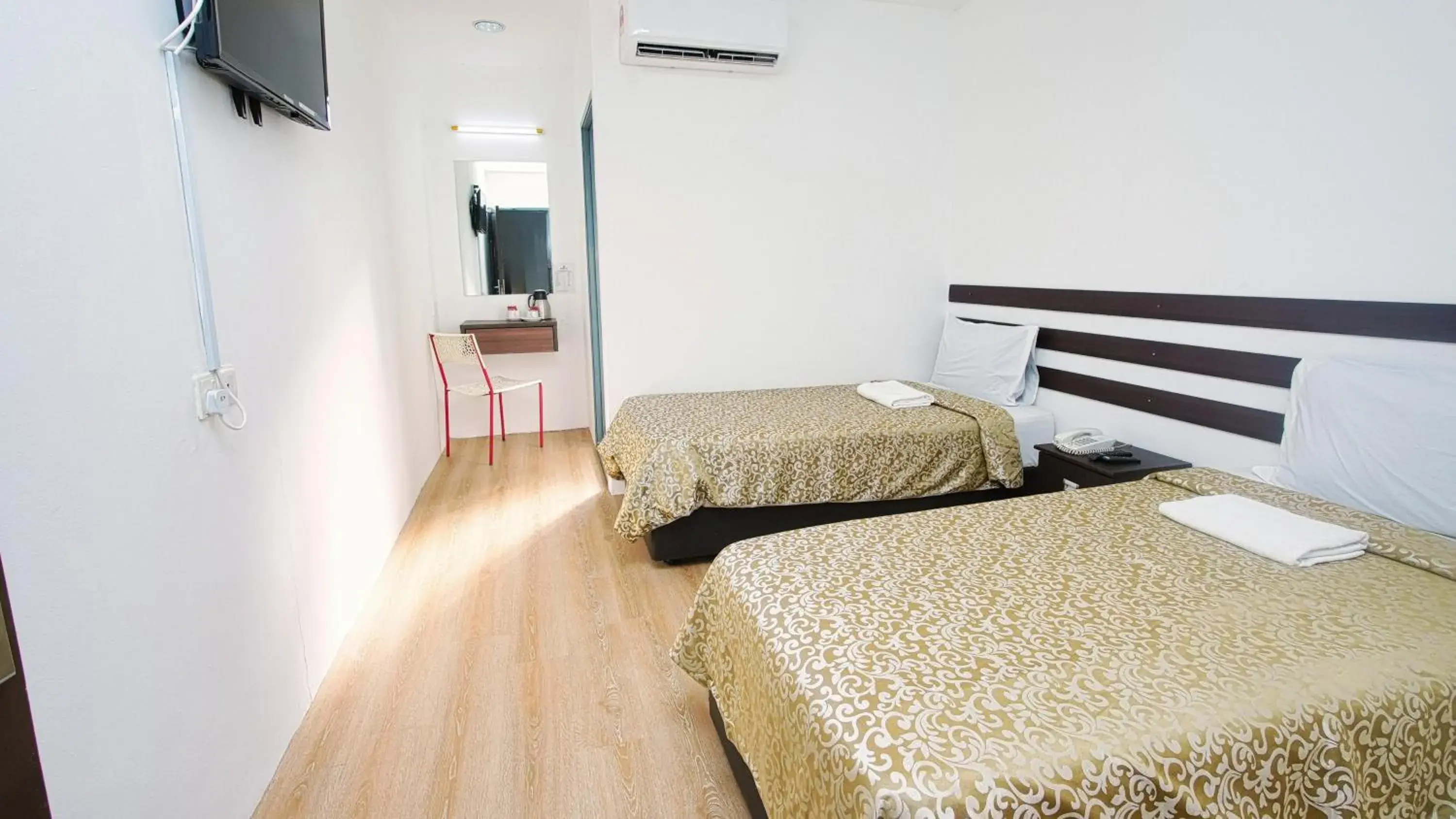 Standard Twin Room in Grand Inn Hotel - Macalister Road Standard Twin Room in Grand Inn Hotel - Macalister Road